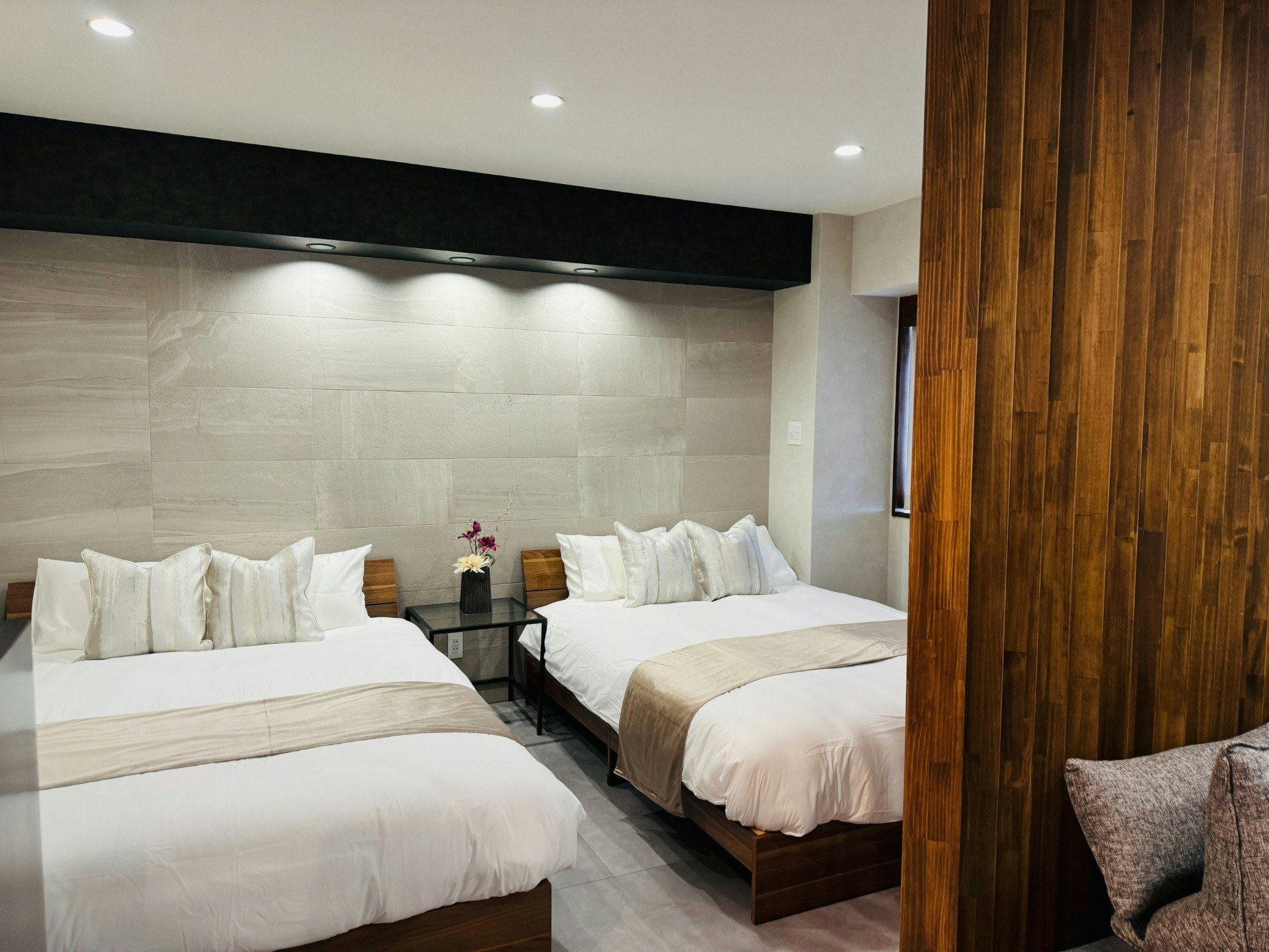 グリコ看板道頓堀まで徒歩10分/黒門市場徒歩5分/地下鉄駅徒歩5分/Wi-Fi完備/貸切