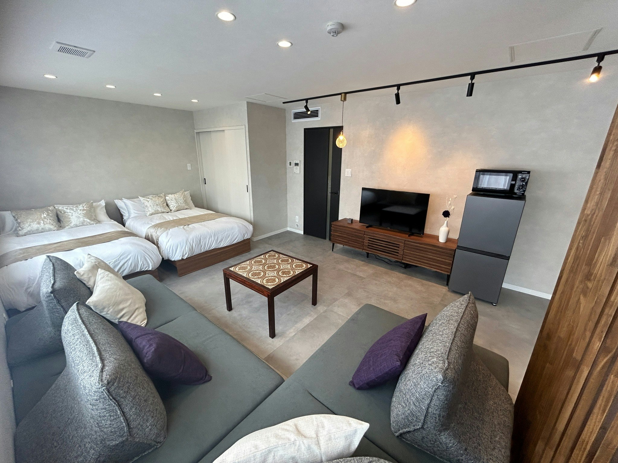 グリコ看板道頓堀まで徒歩10分/黒門市場徒歩5分/地下鉄駅徒歩5分/Wi-Fi完備/貸切