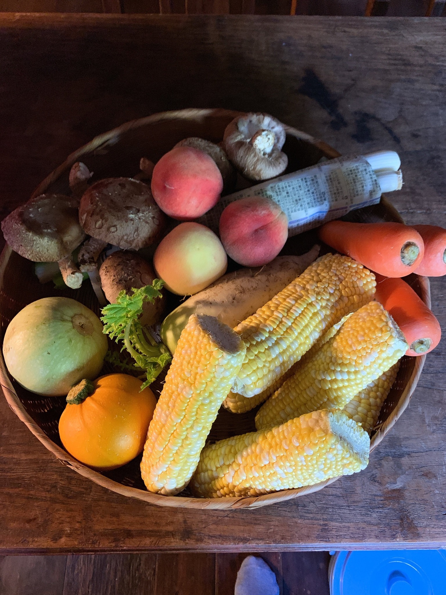 季節の野菜や果物を使用