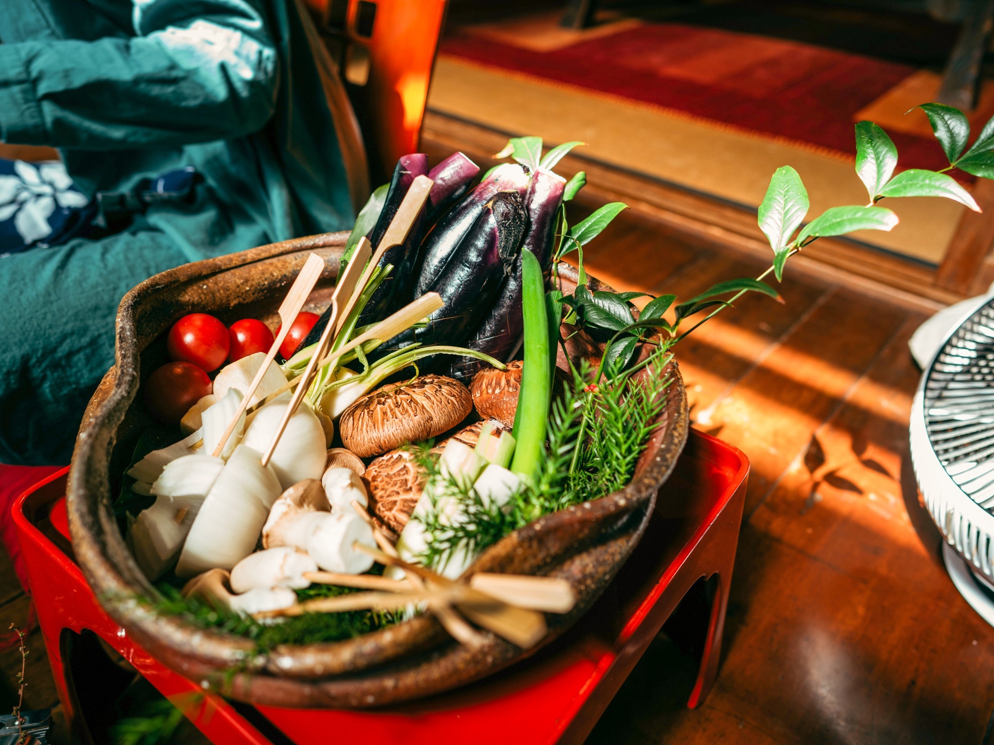 ・【囲炉裏BBQ】囲炉裏を囲んでとれたてのお野菜を召し上がれ