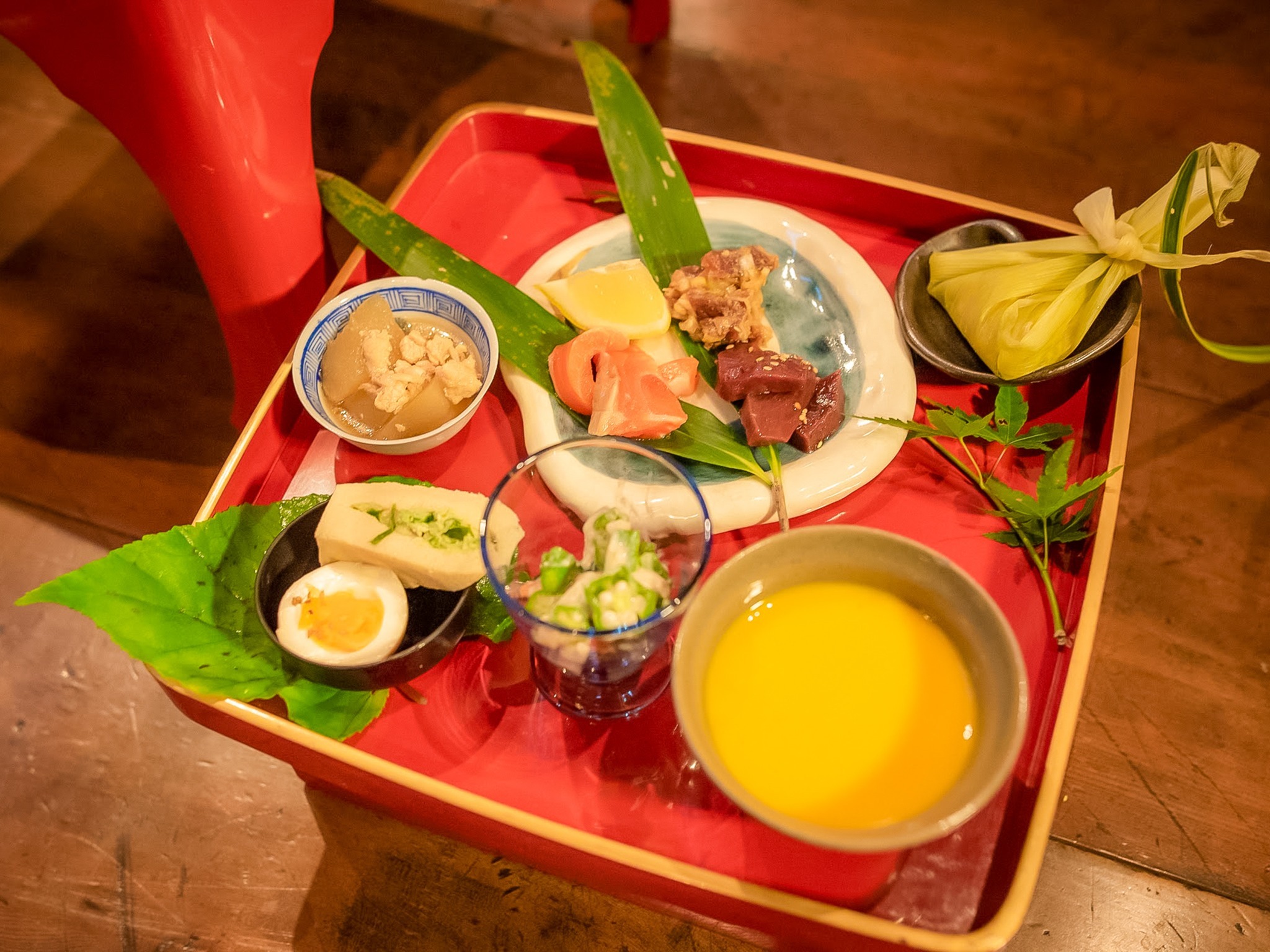 ・【お食事一例】爽やかな緑とともに見た目も楽しいお食事です