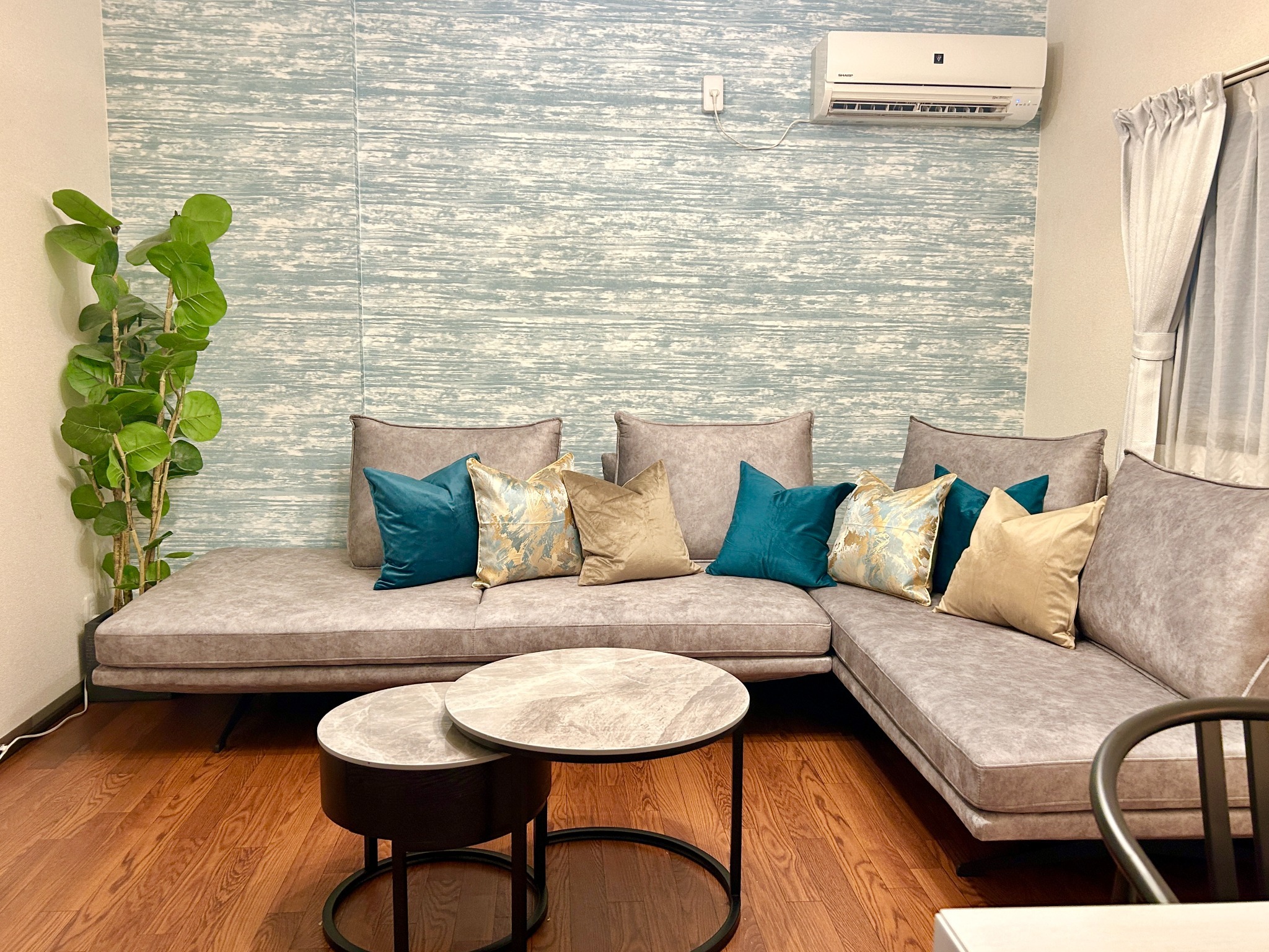 MON岸里玉出駅前