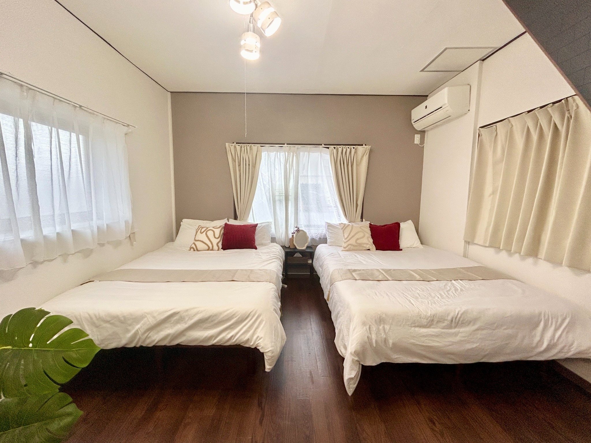 一軒家貸切/駅から徒歩3分/難波電車6分/2シャワー・2トイレ