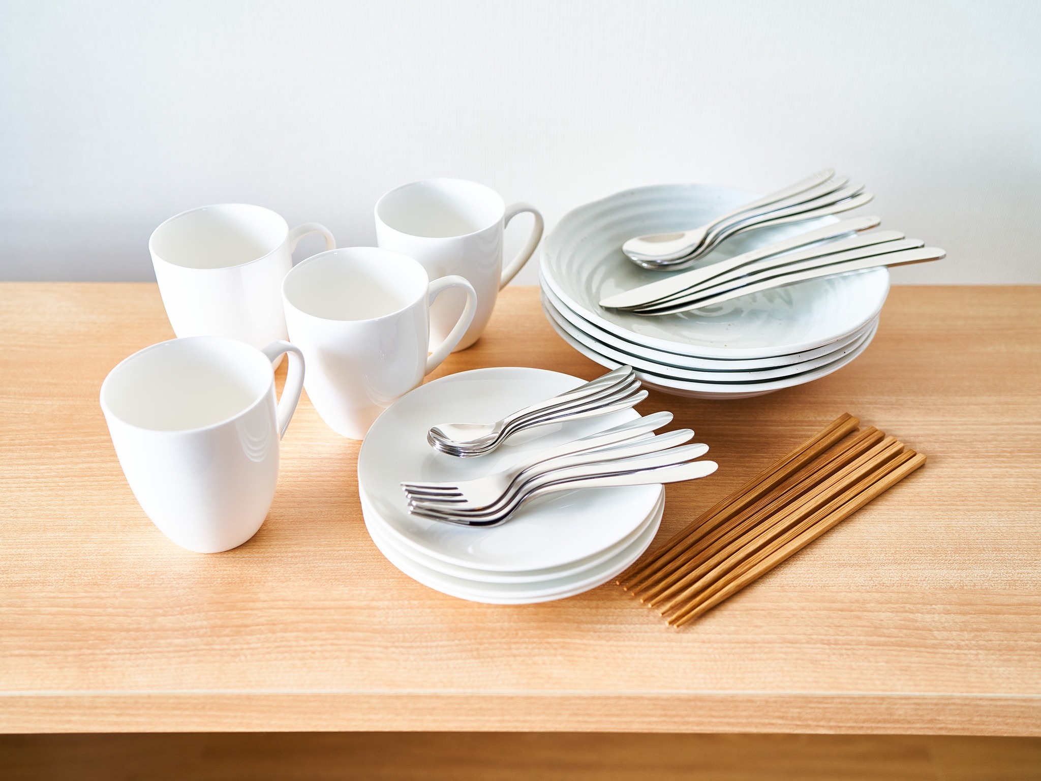 食器・カトラリー(6名様分ご用意しております)