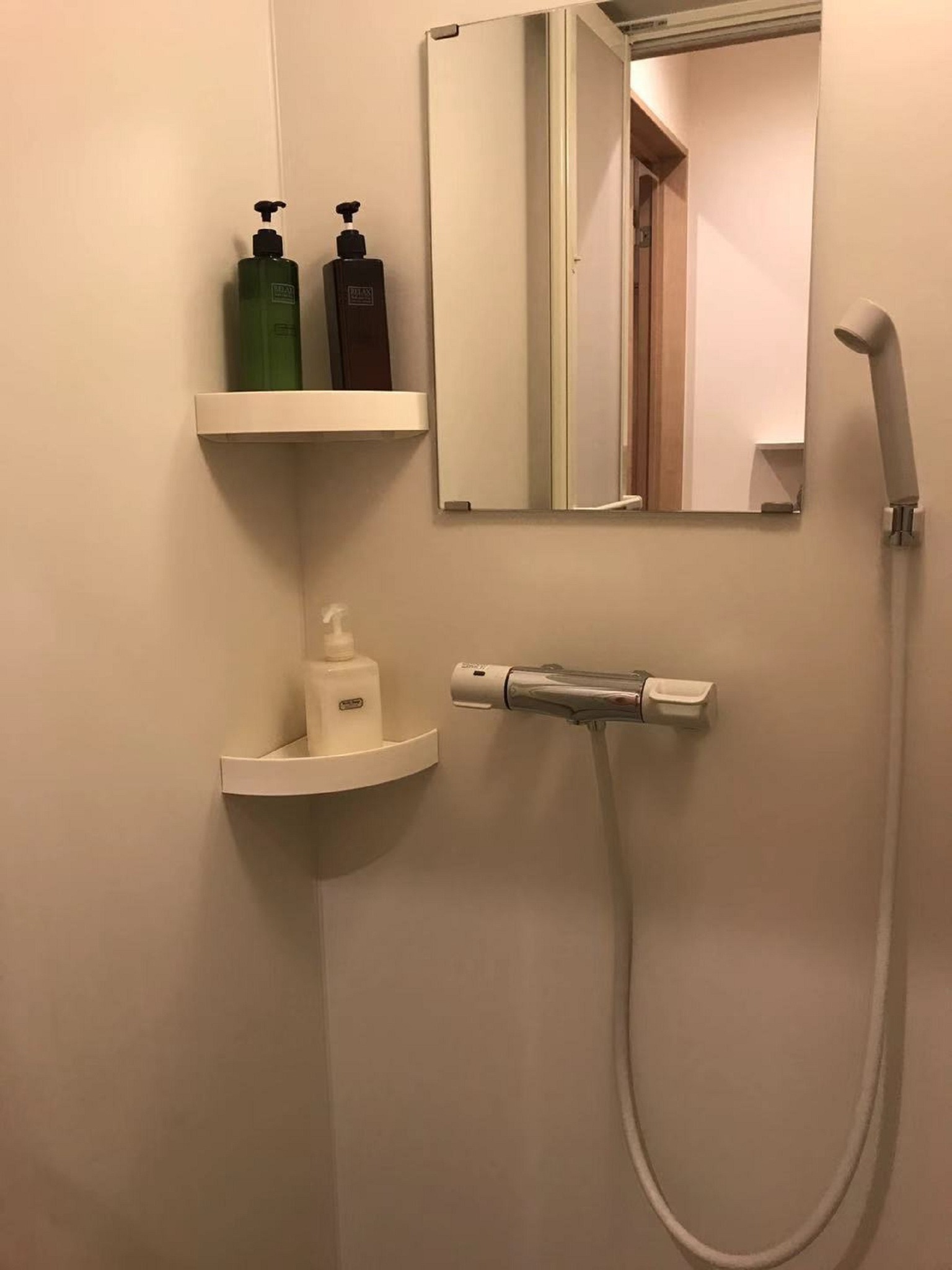 シャワールーム1