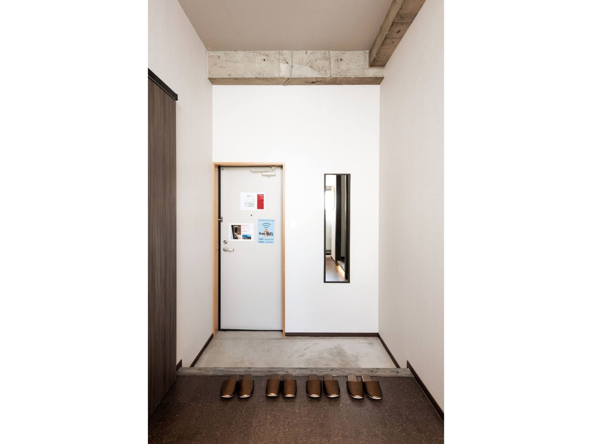 Unit#1お部屋内玄関です。