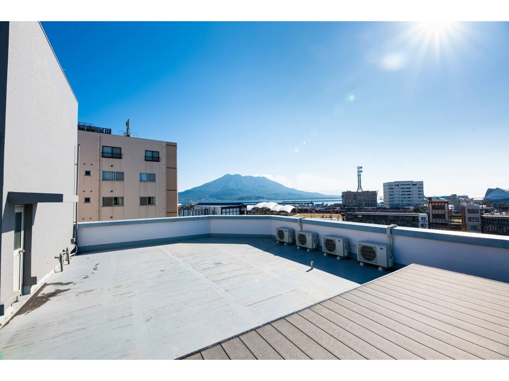天気の良い日はぜひ屋上からの景色をお楽しみください!