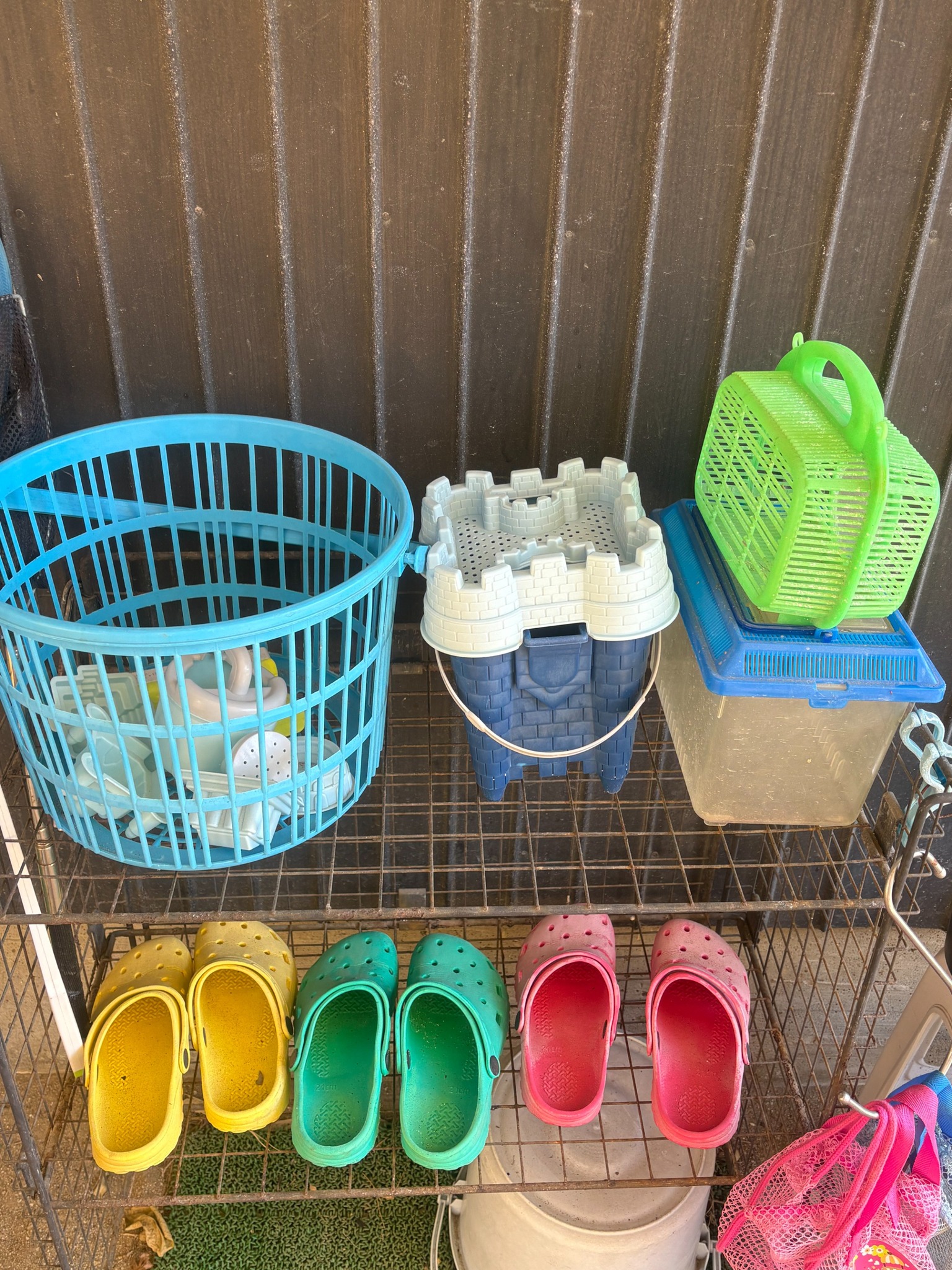  Sand toys available