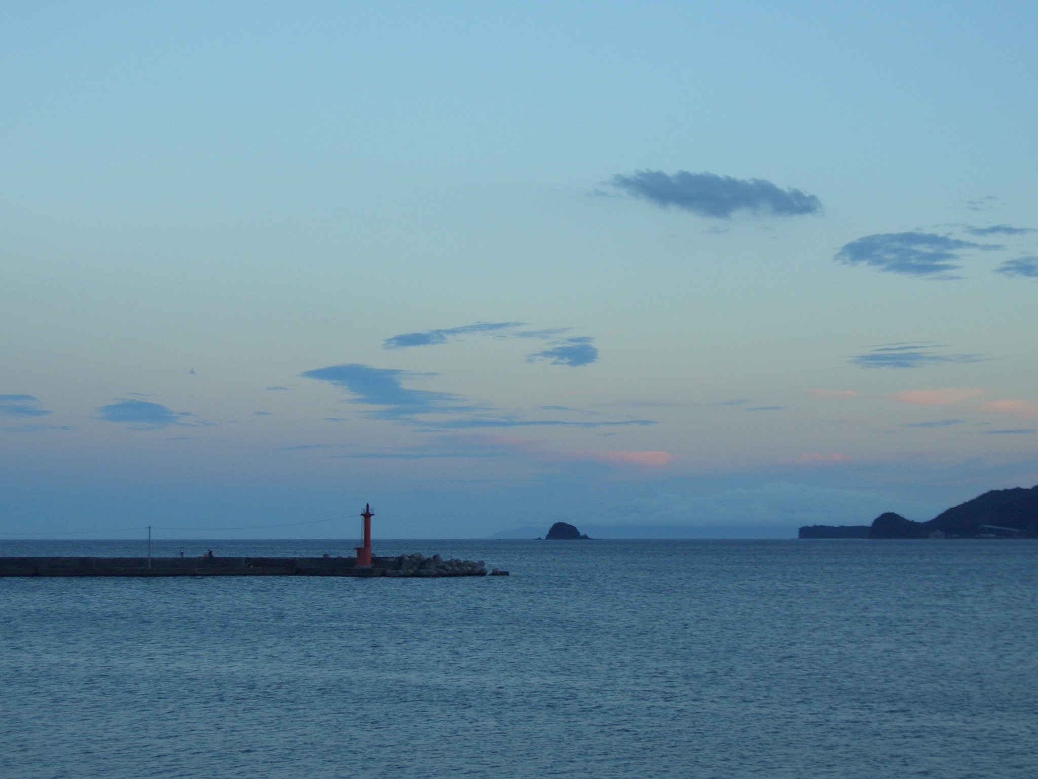 海辺の温泉付き貸別荘(源泉掛け流し)|海を見ながらBBQ|駅徒歩12分|コンビニ徒歩2分