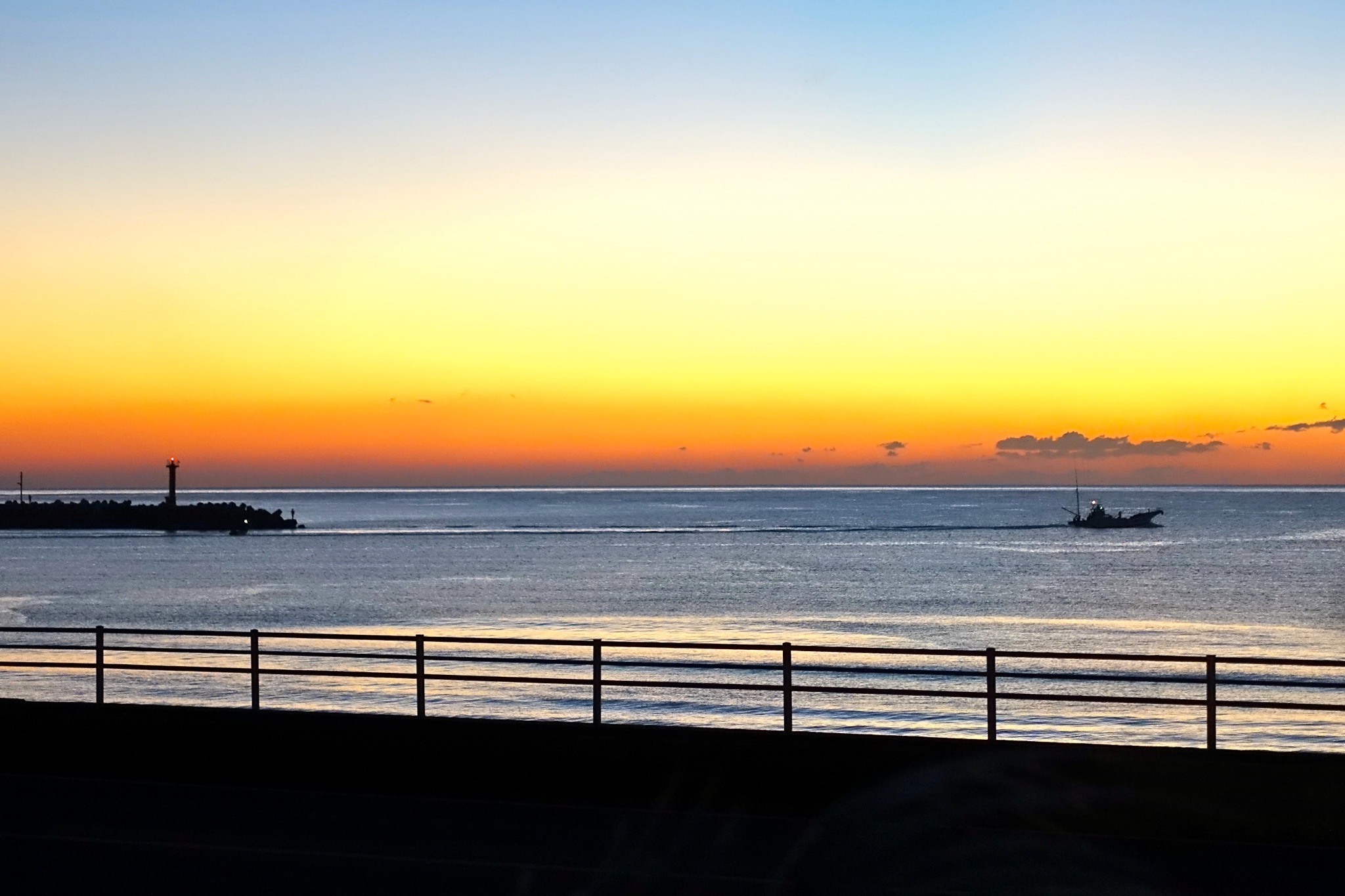 海辺の温泉付き貸別荘(源泉掛け流し)|海を見ながらBBQ|駅徒歩12分|コンビニ徒歩2分