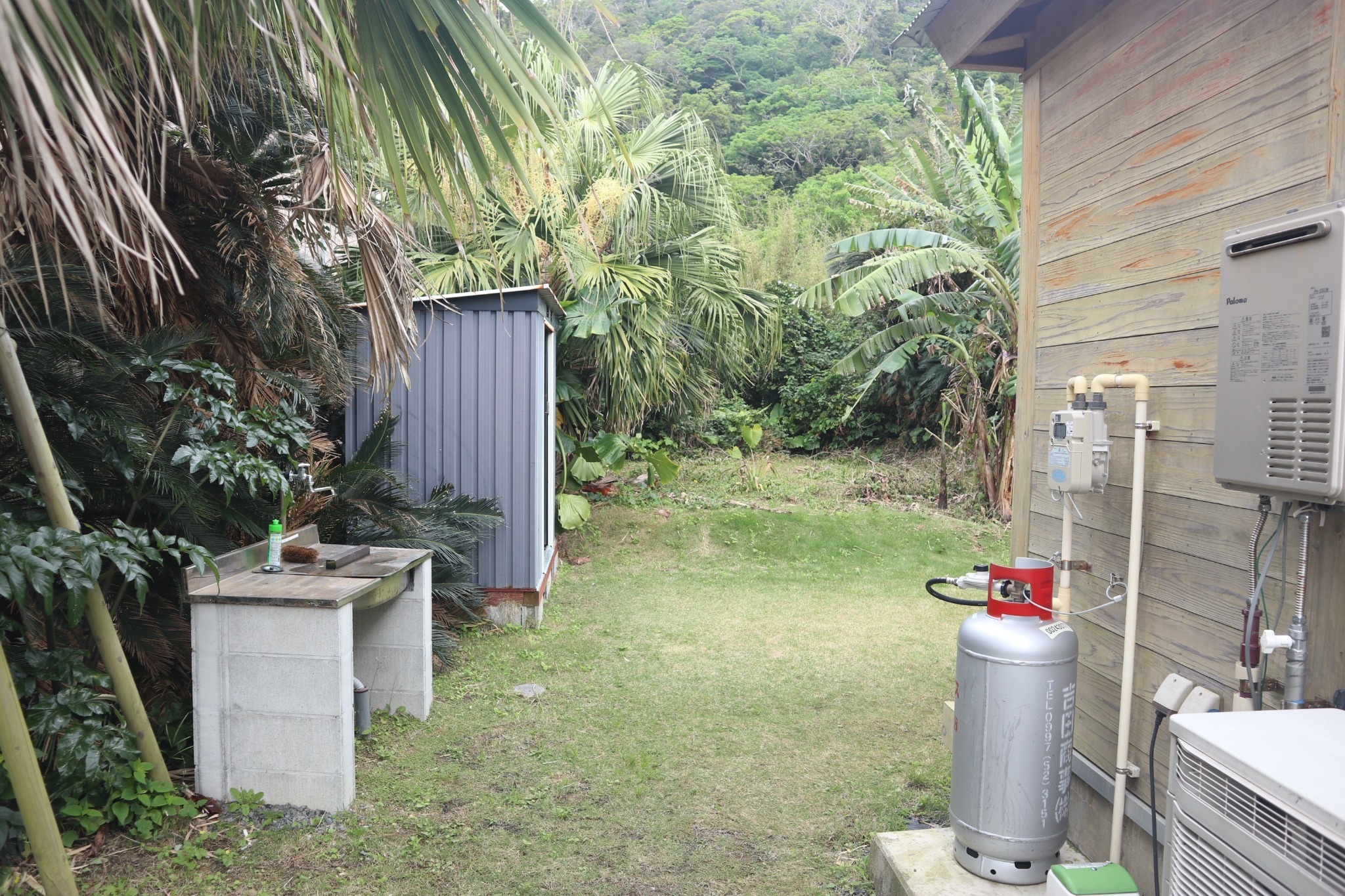 外倉庫.外洗い場