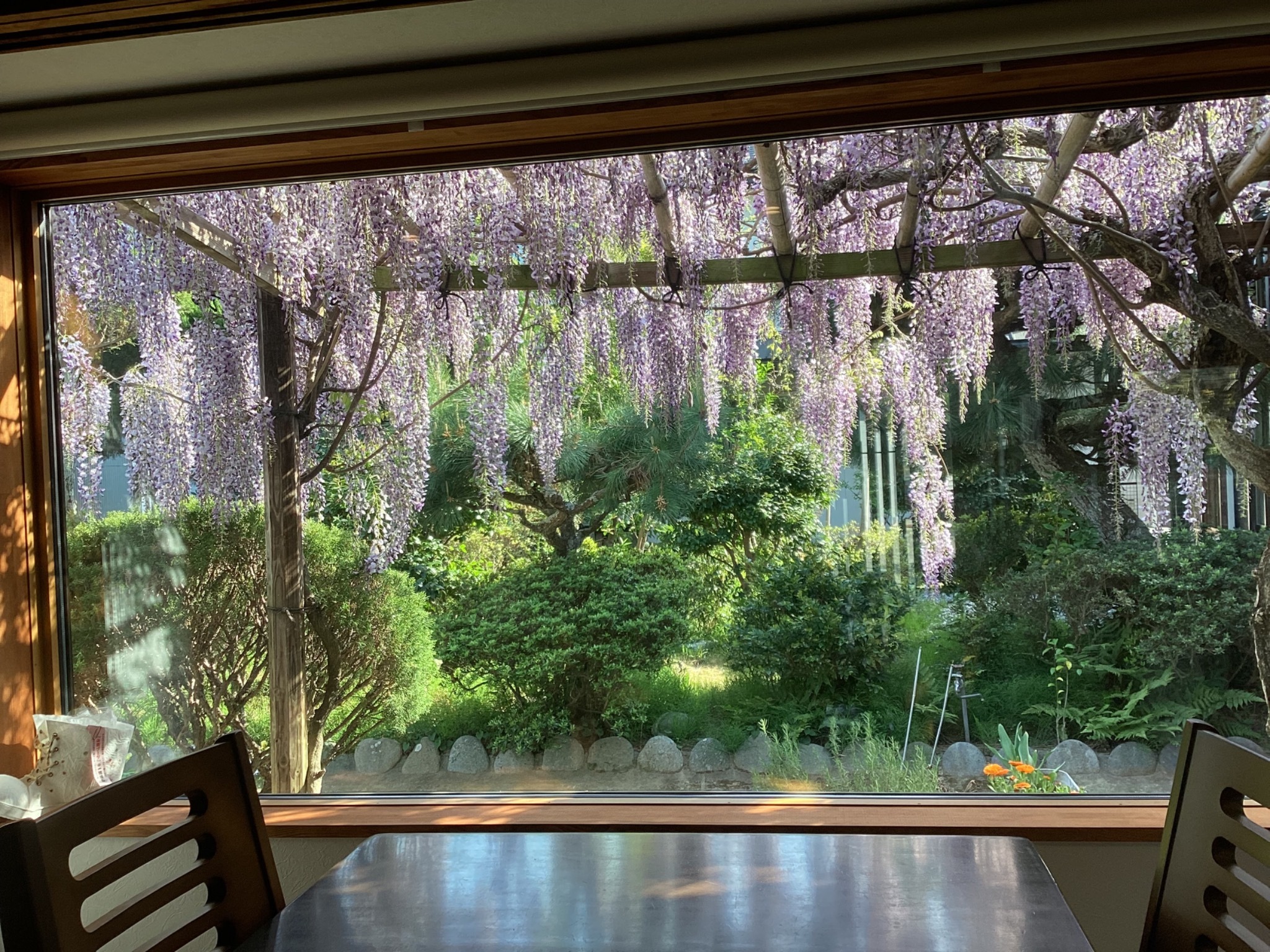 カフェ 窓辺