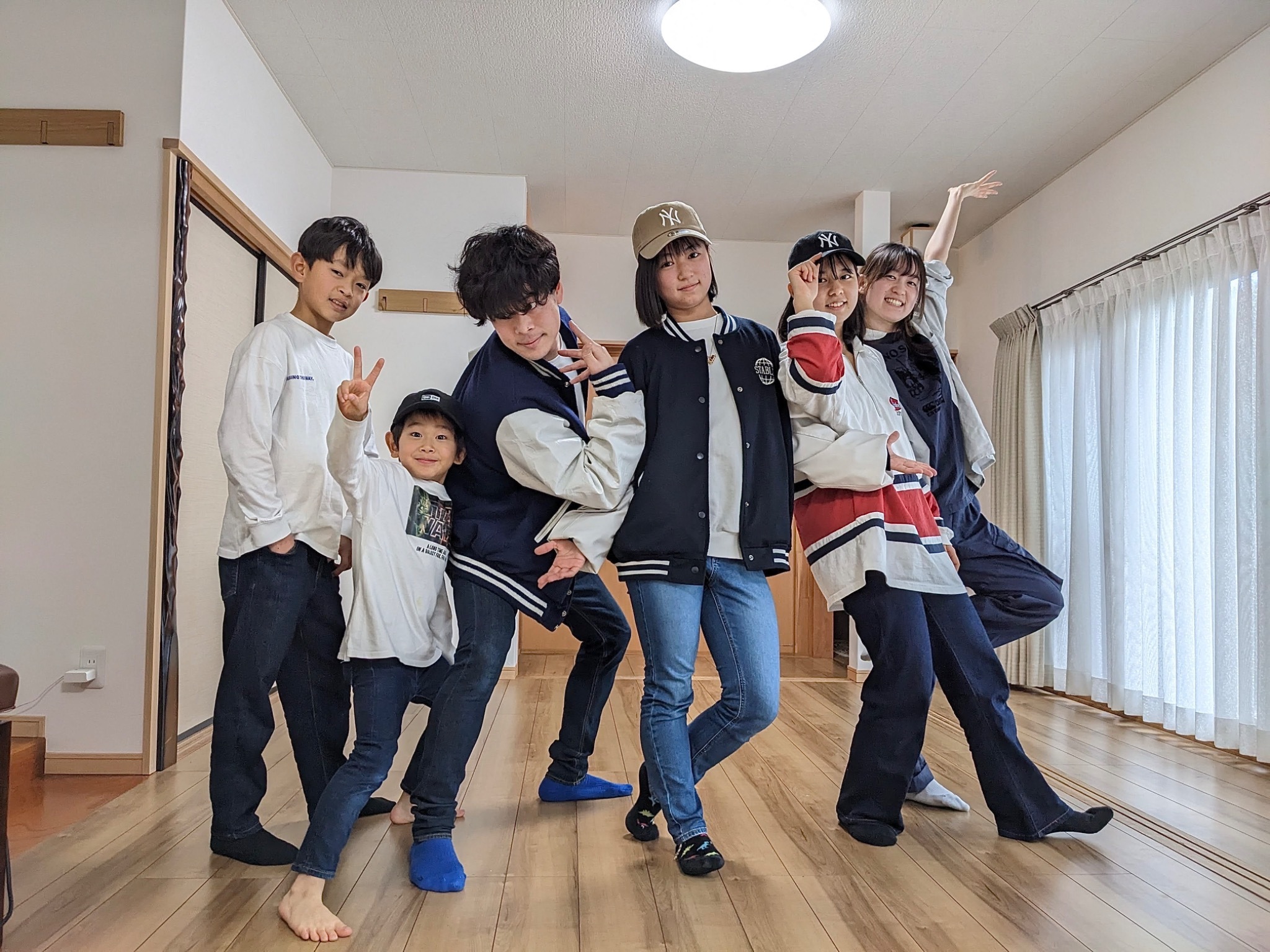 スタジオでのダンス