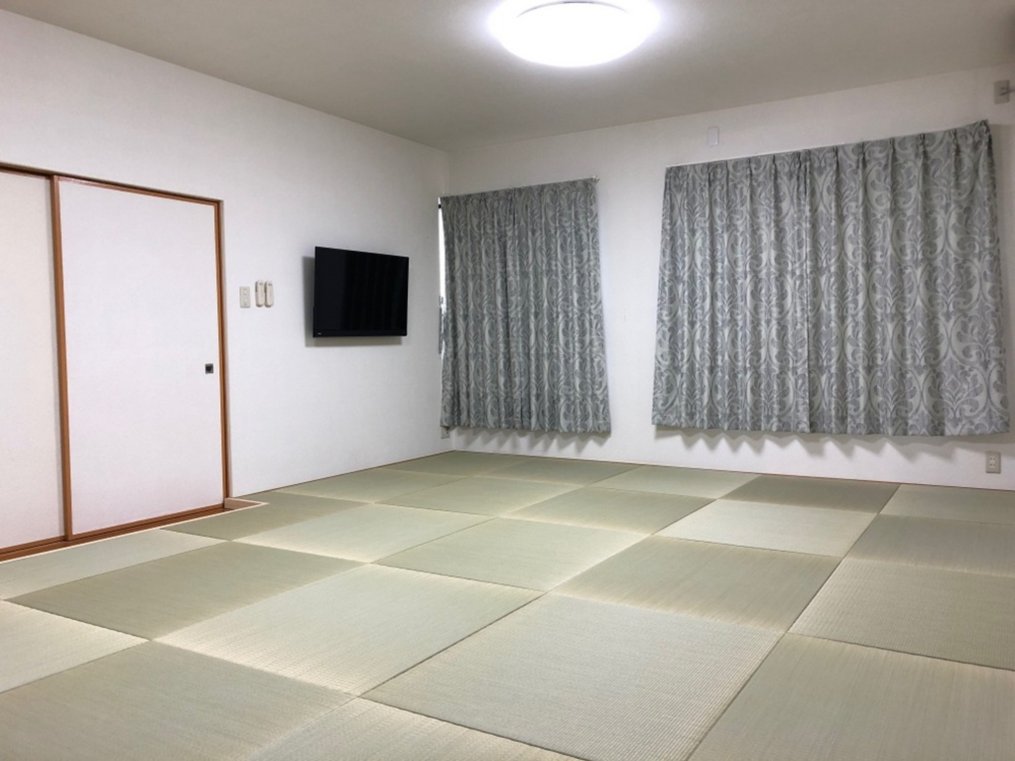広々3階琉球畳ルーム、寝室です。