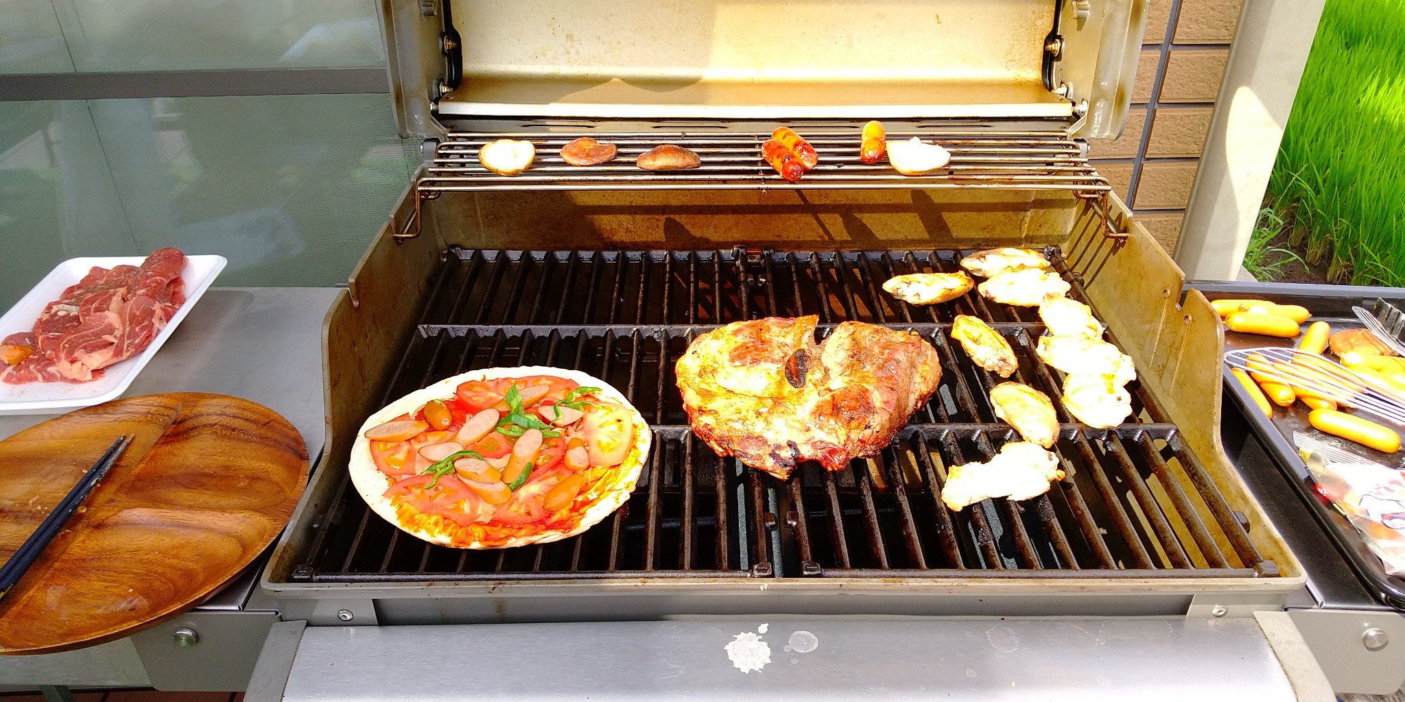 ガスグリルで一気に焼けます