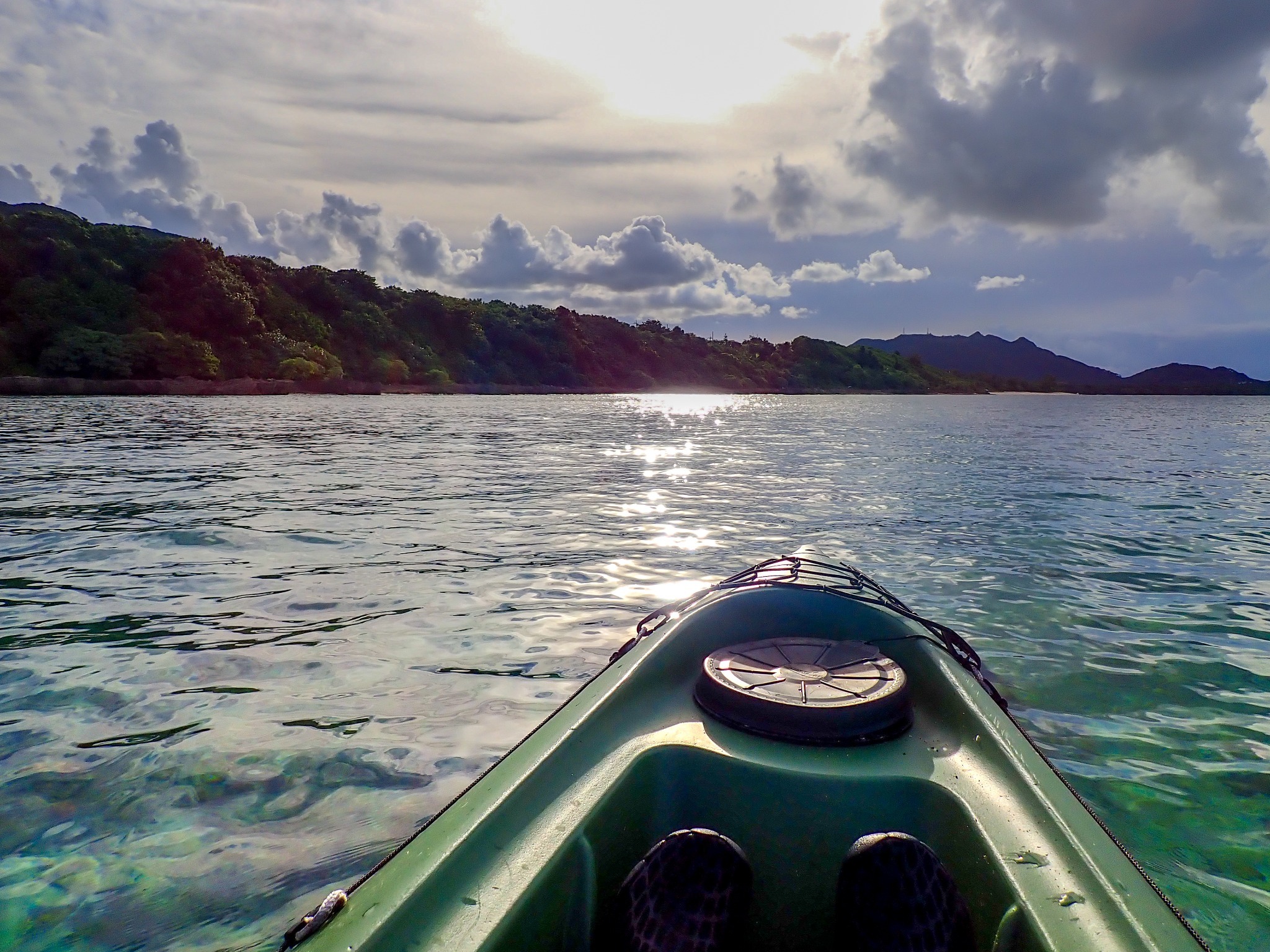 アクティビティ|波の穏やかやな日は目の前のビーチでカヤックも楽しめます