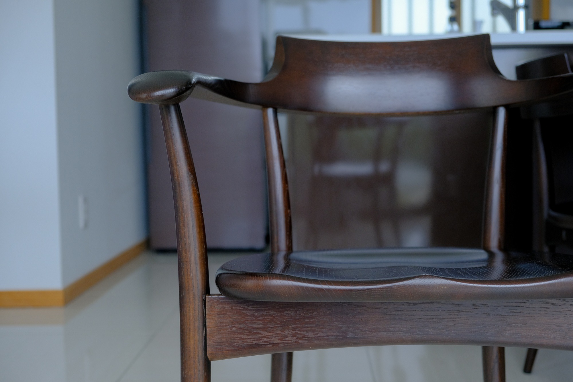 家具|ベッド・ダイニングテーブル&チェア・リビングソファーなど、日本を代表する家具産地「飛騨」発祥の老舗家具メーカーの職人が作る飛騨家具