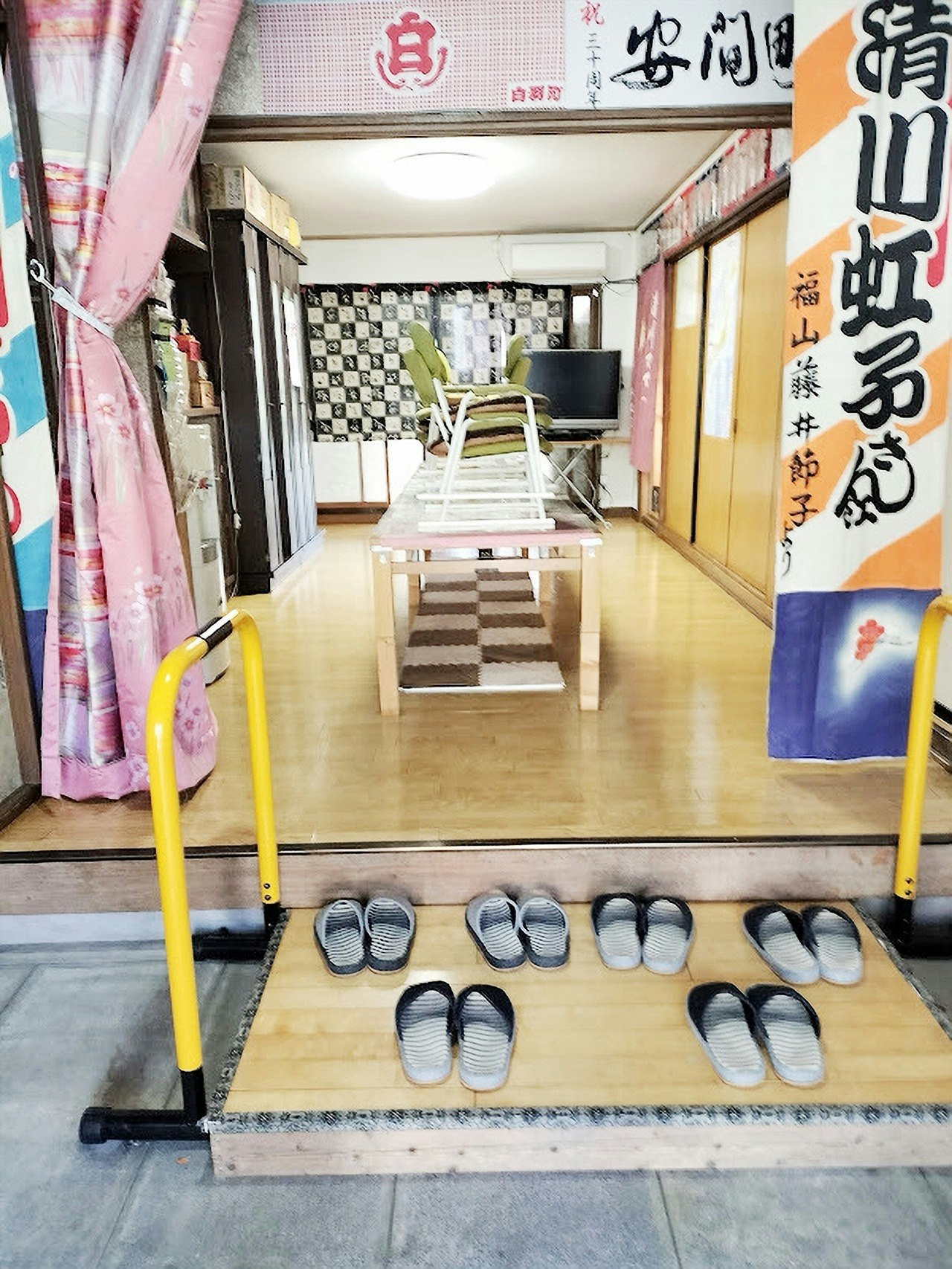 日本の昔の生活が感じれるそんな古民家です。