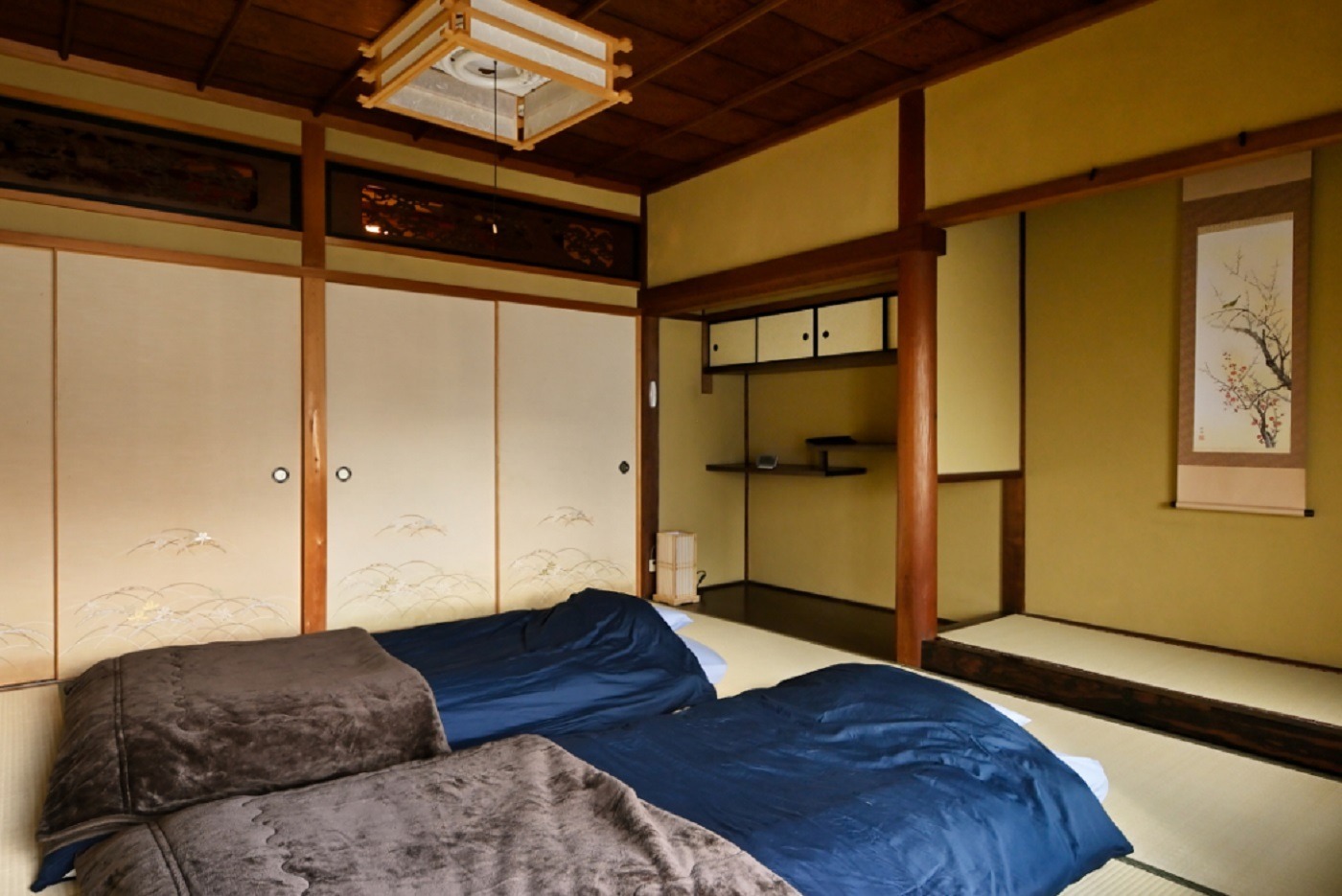 JR奈良駅から徒歩3分、駅近の古民家の1棟貸し切り宿です!