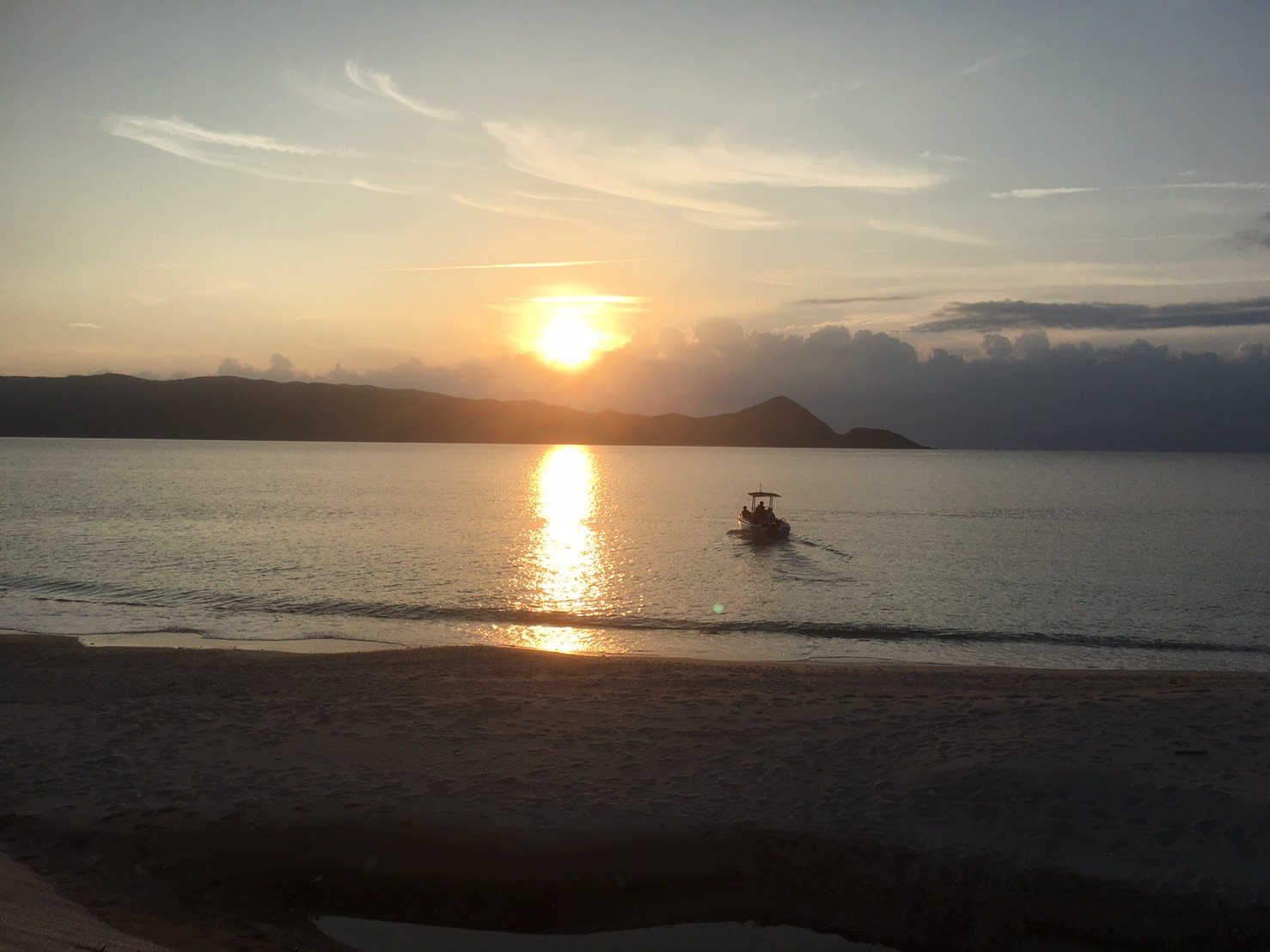 夕陽を追いかけクルージング