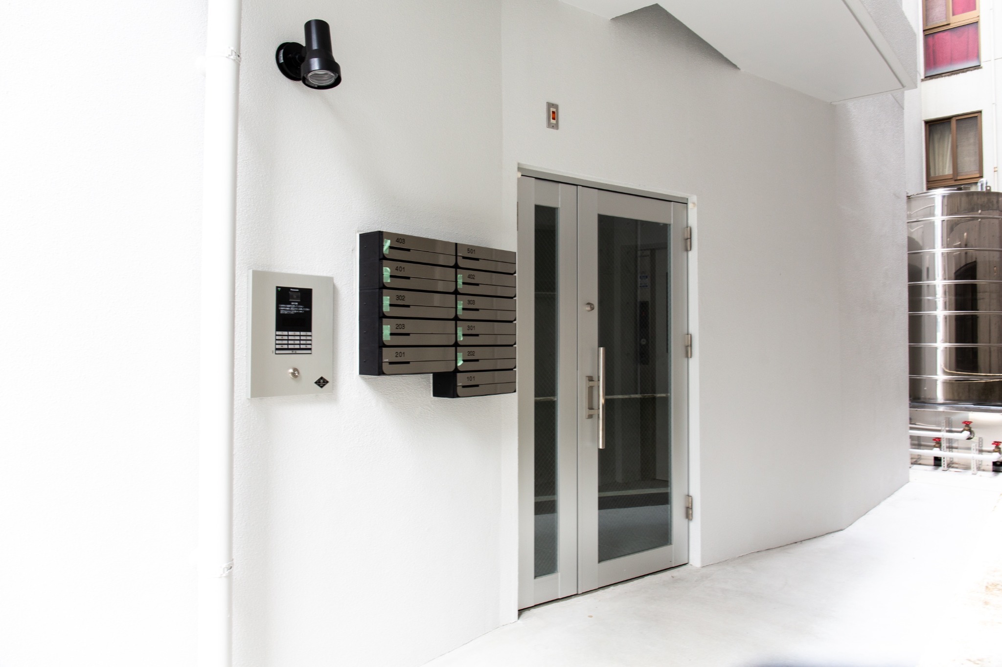 那覇で唯一のビーチ「波の上ビーチ」まで車で5分、徒歩14分!!国際通りも徒歩圏内