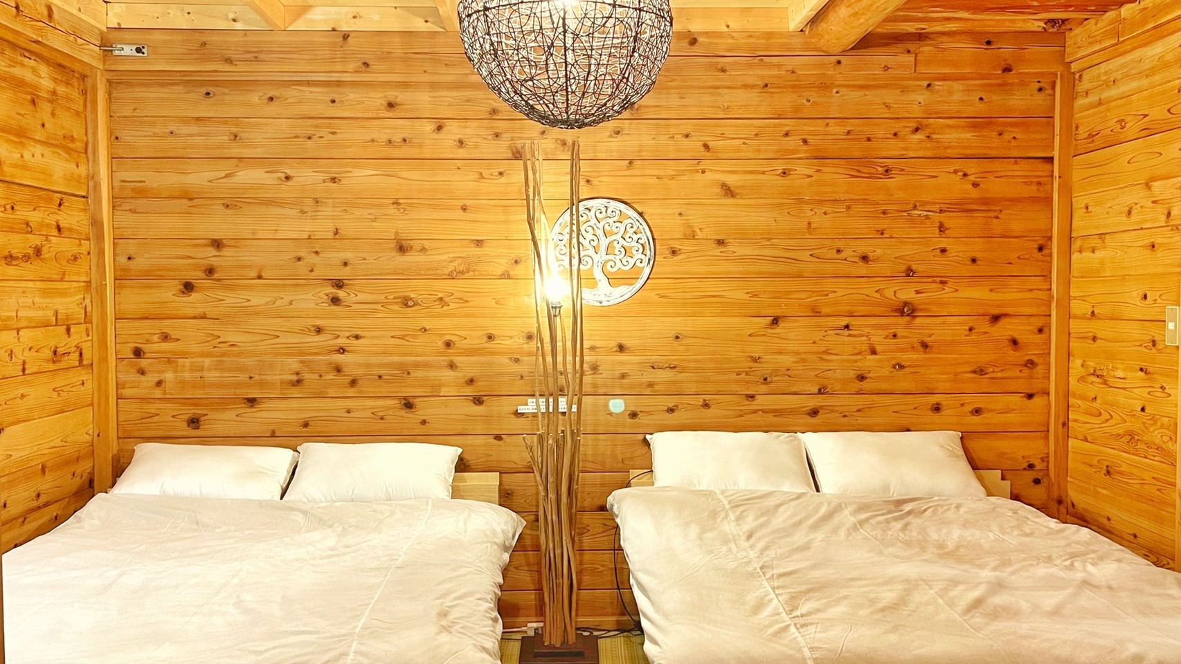 ベッドルーム(ダブルベッド2台)