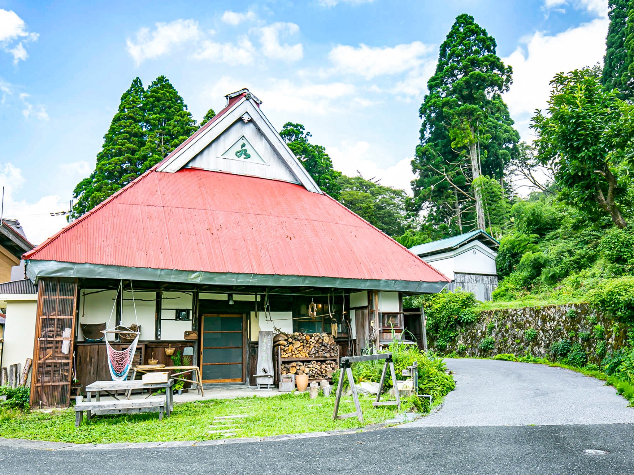 ・築150年の古民家の歴史を感じることができます