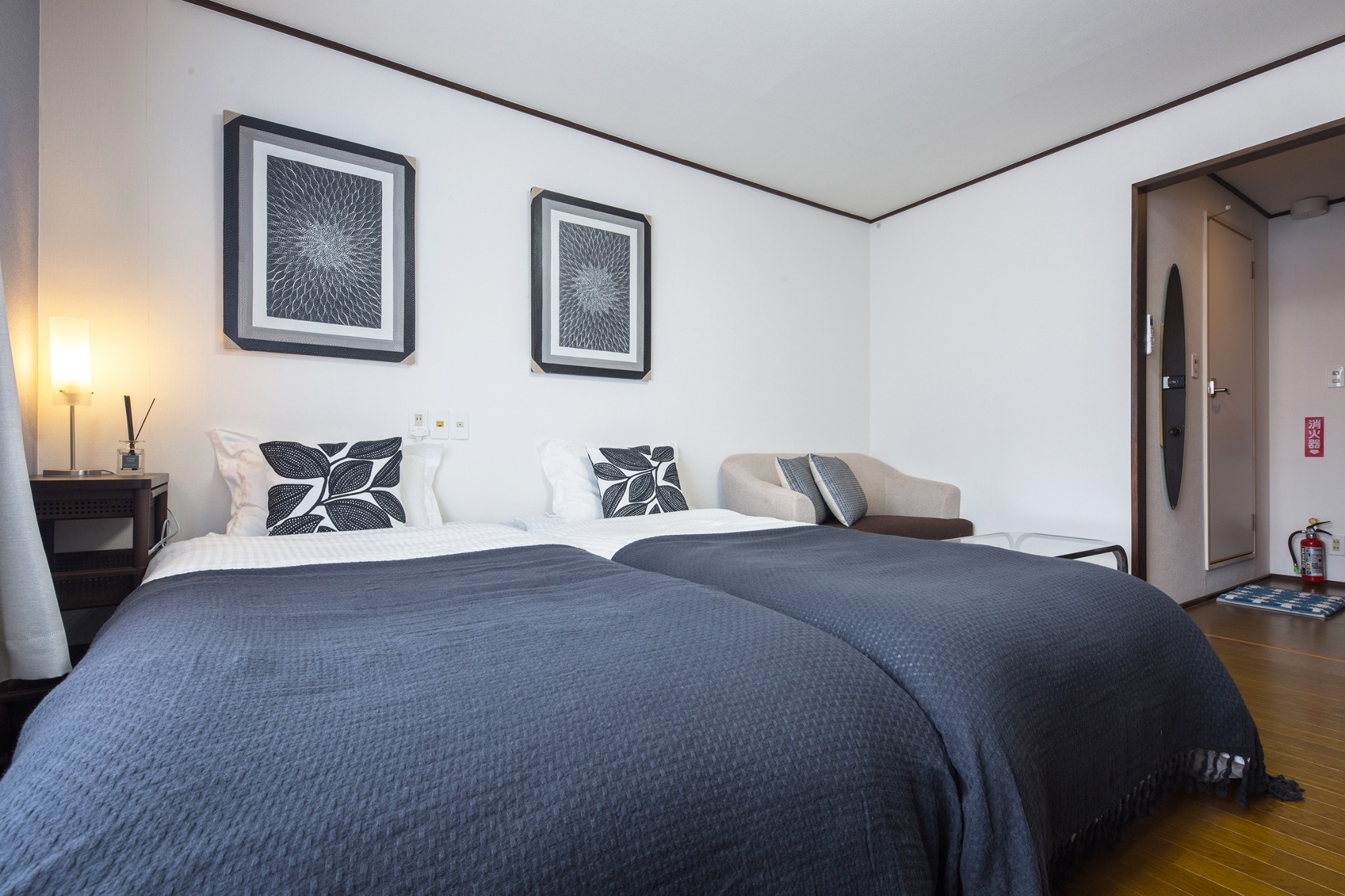 落ち着いたブルー