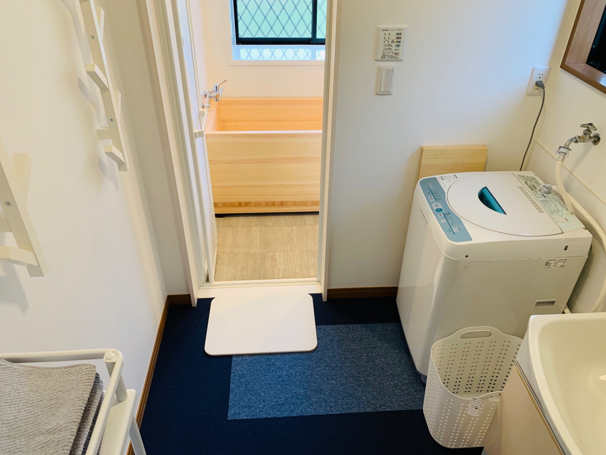 天然素材檜を内装に温かみ溢れるサンハウス【Ｖａｃａｔｉｏｎ　ＳＴＡＹ提供】 写真3