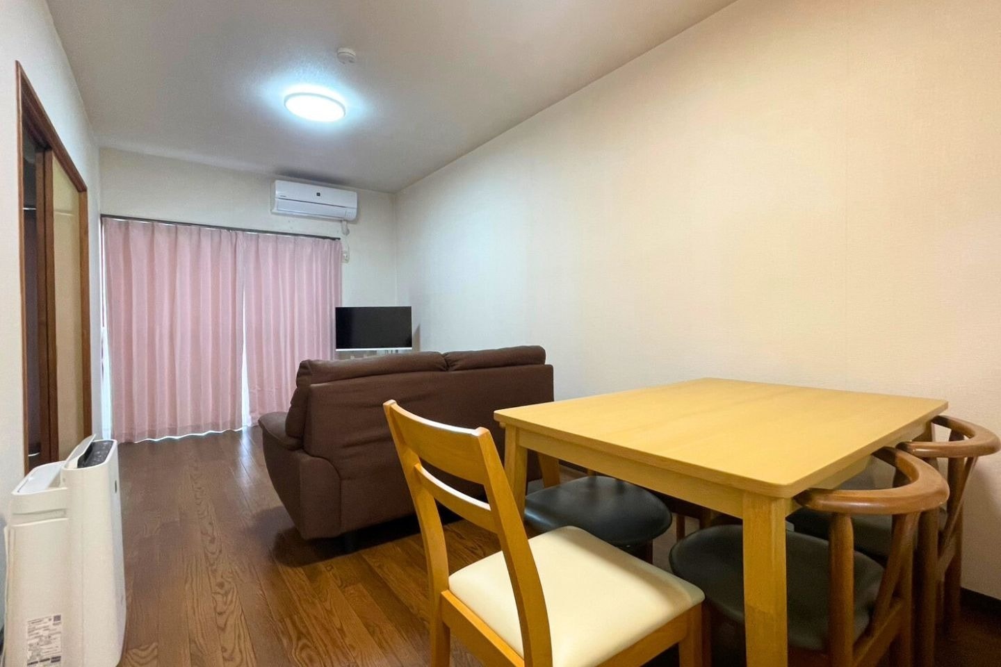 アリーナ迄電車と徒歩で25分・グループに人気の2LDK貸切・定員5・防犯カメ有【B301】