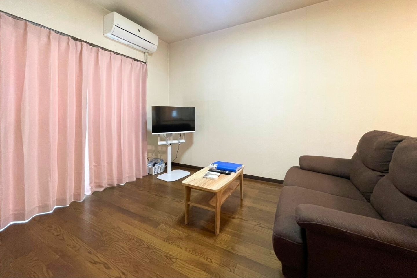 アリーナ迄電車と徒歩で25分・グループに人気の2LDK貸切・定員5・防犯カメ有【B301】