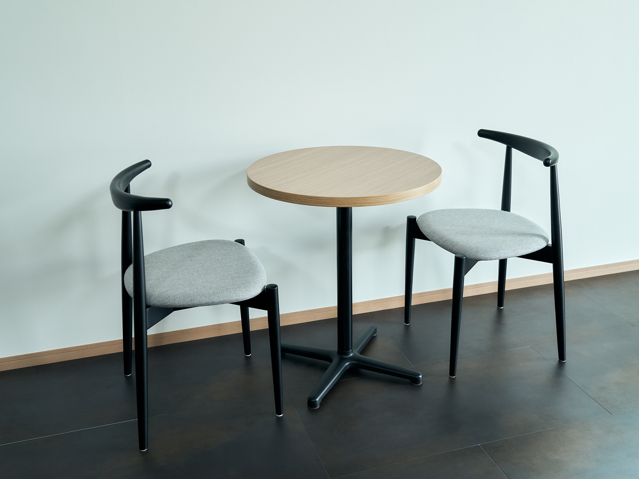 テーブルとイス