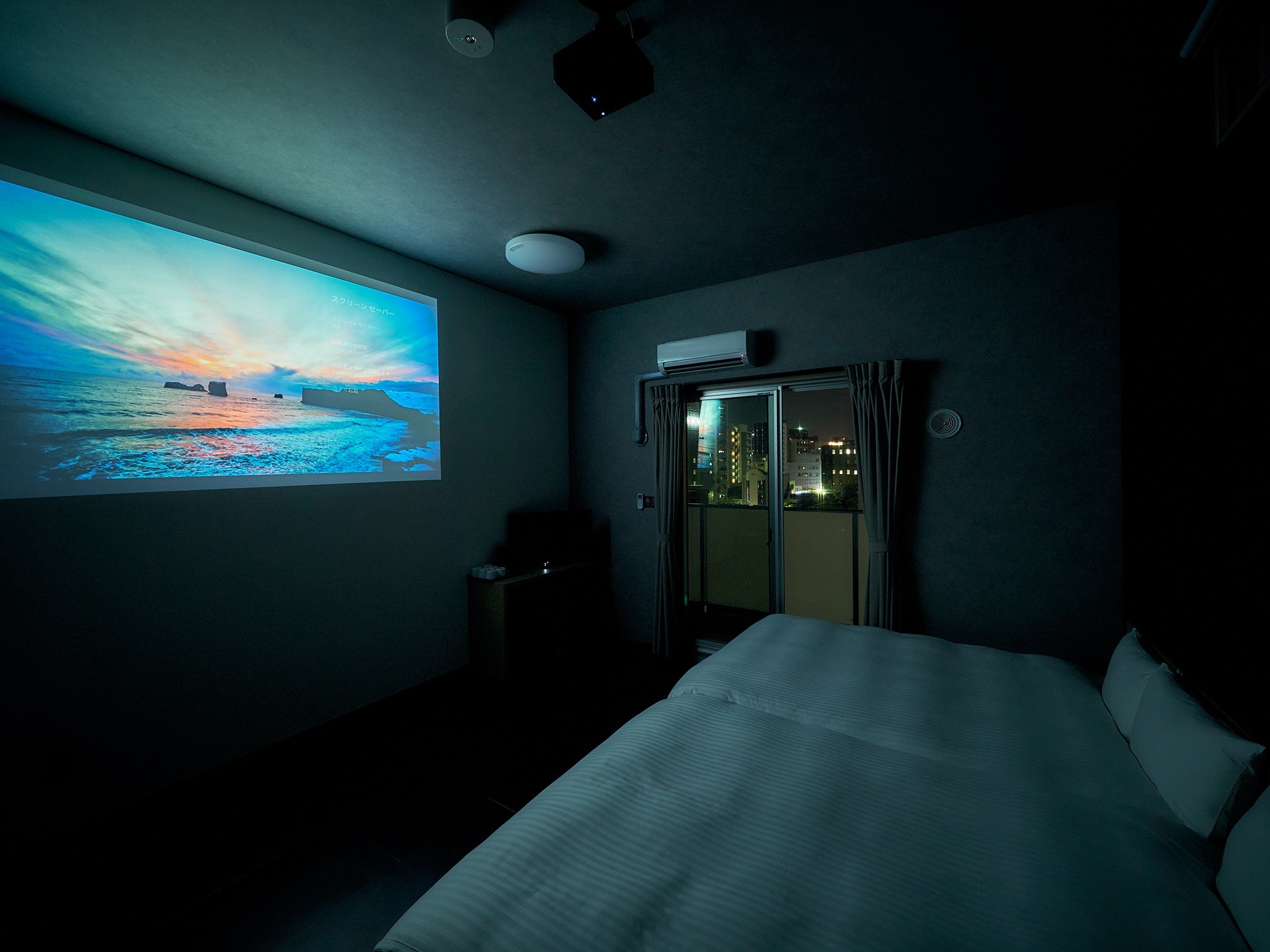 スーペリア:EPSONホームプロジェクター使用イメージ