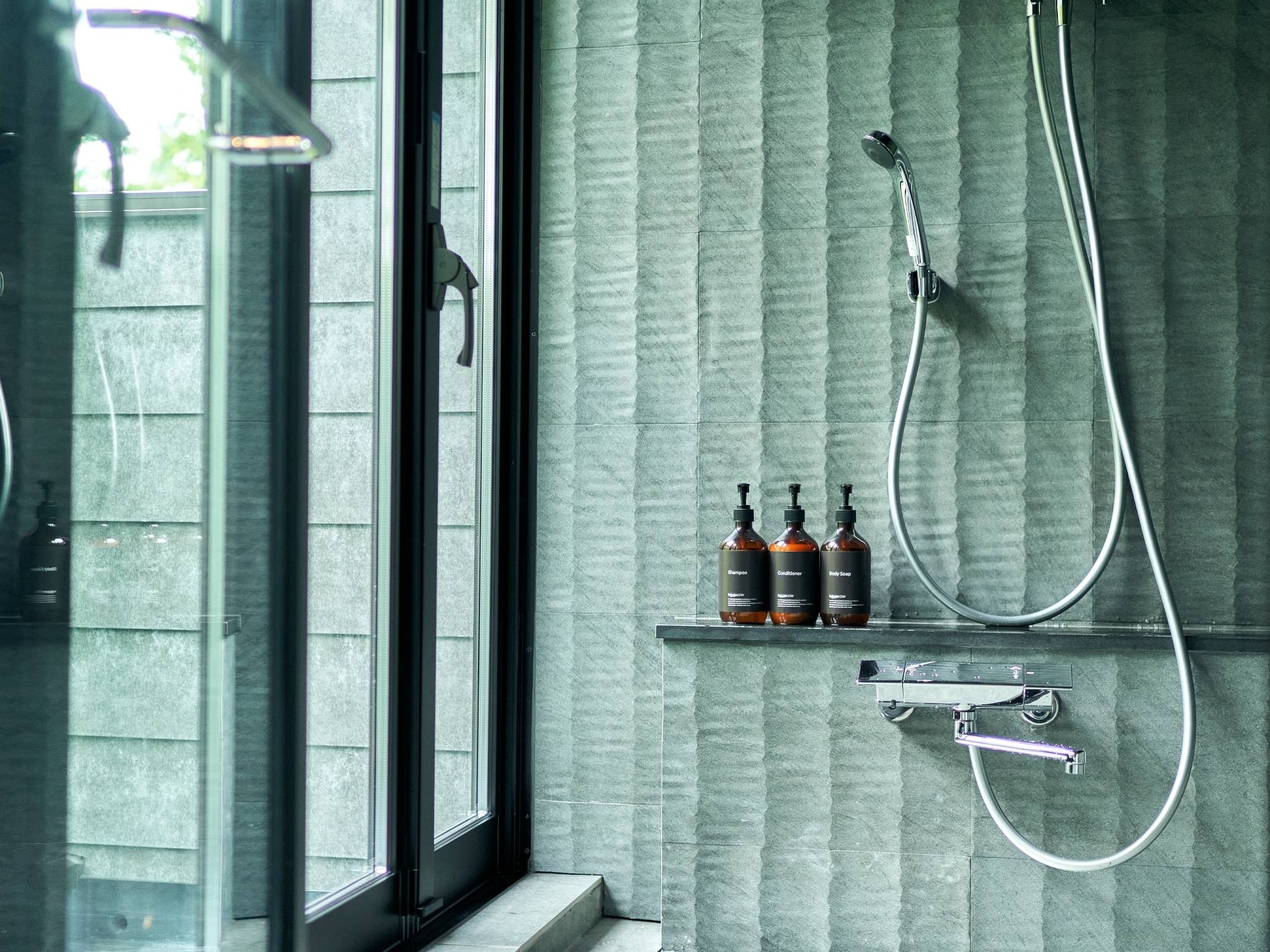 全室共通/シャワー