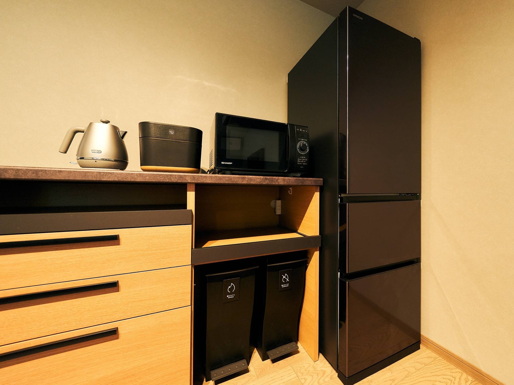 101-103/キッチン(冷蔵庫・電子レンジ・炊飯器・電子ケトル)