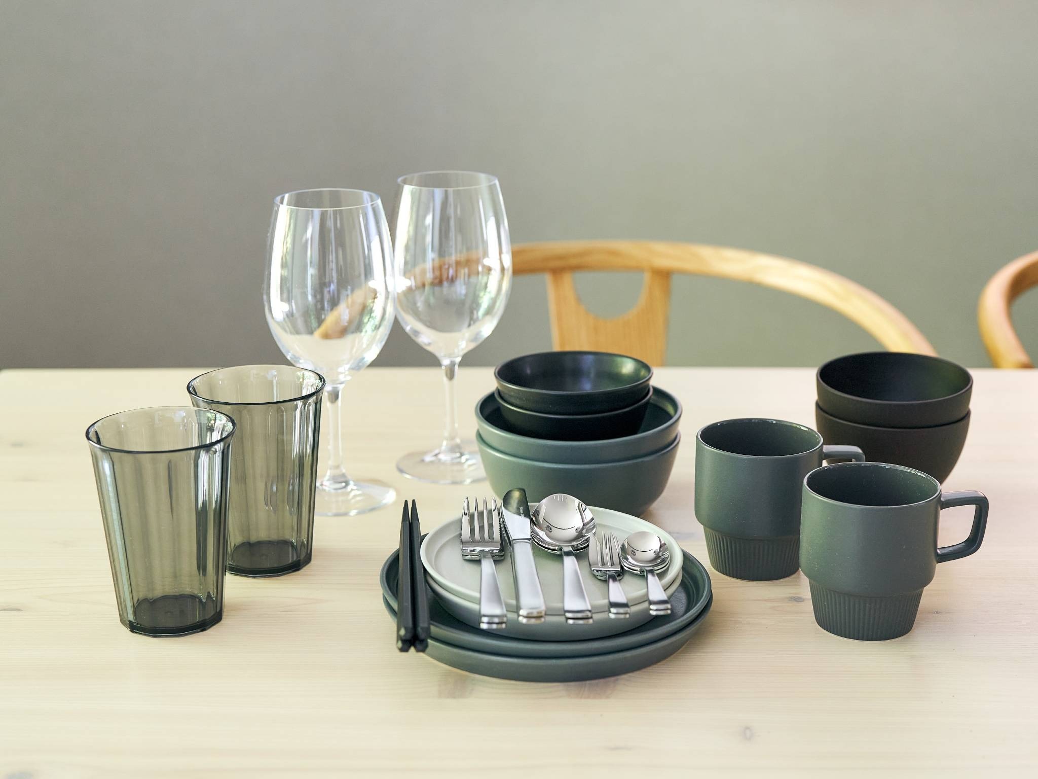 食器(皿、カトラリー、グラス、マグ等)