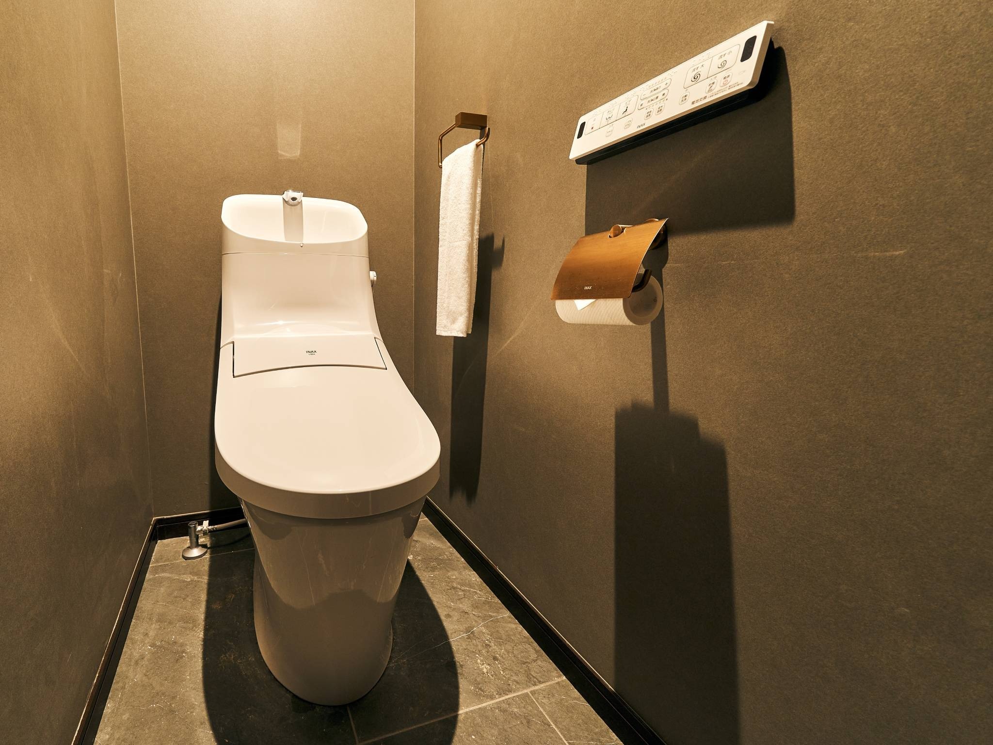 101‐103/洗浄機能付きトイレ