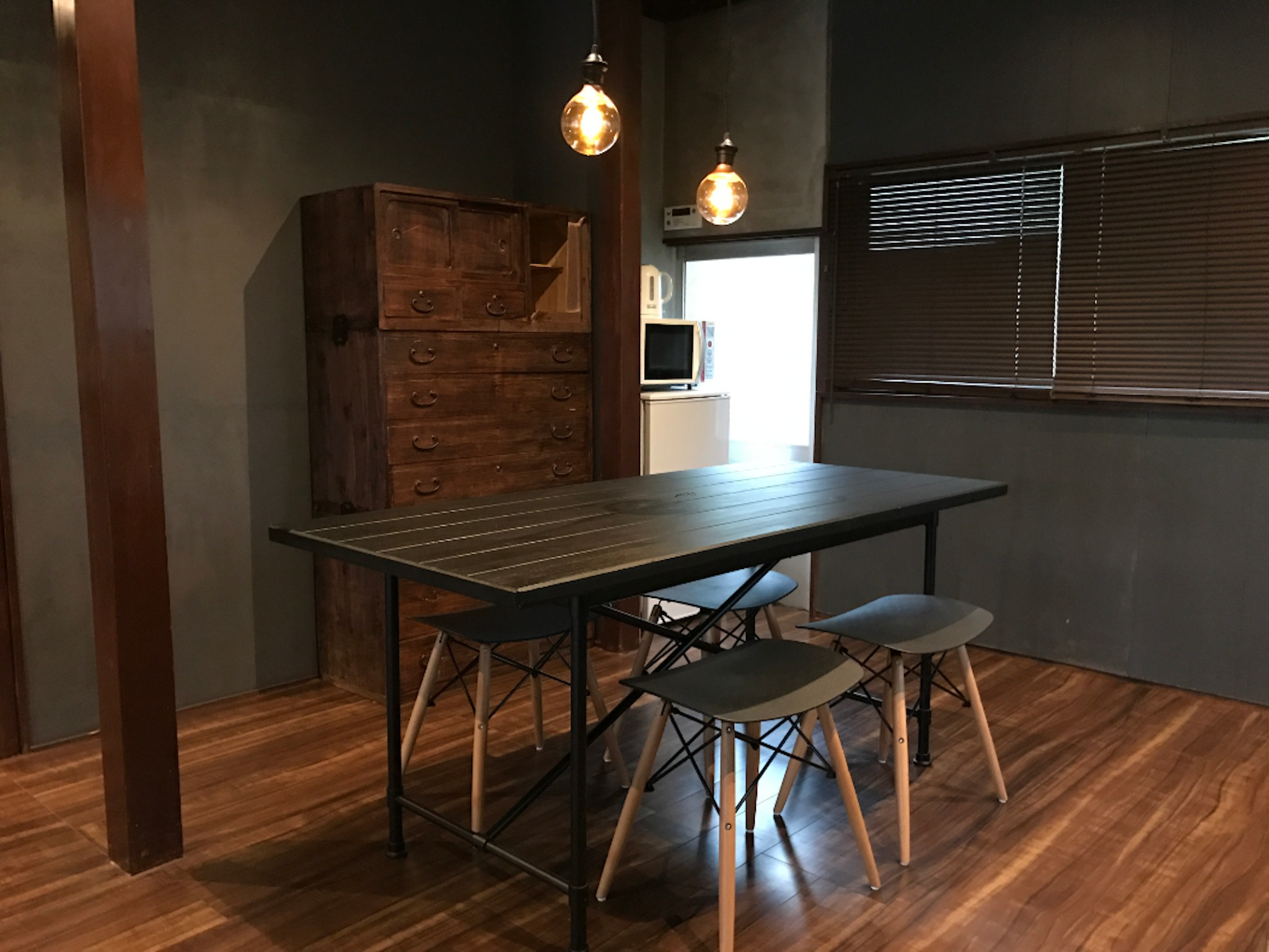 ダイニングテーブル