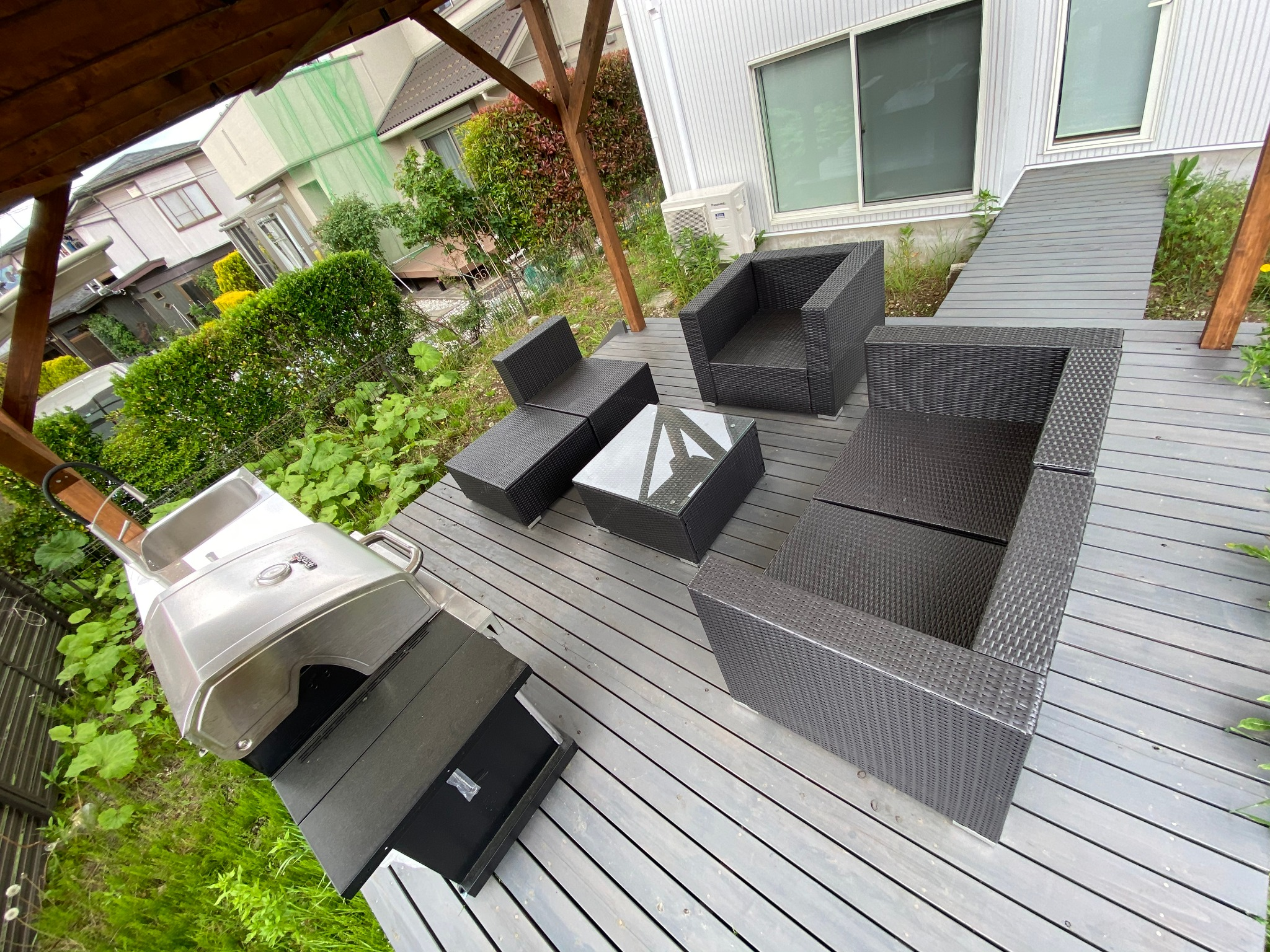 テラスと建物は接続されています。