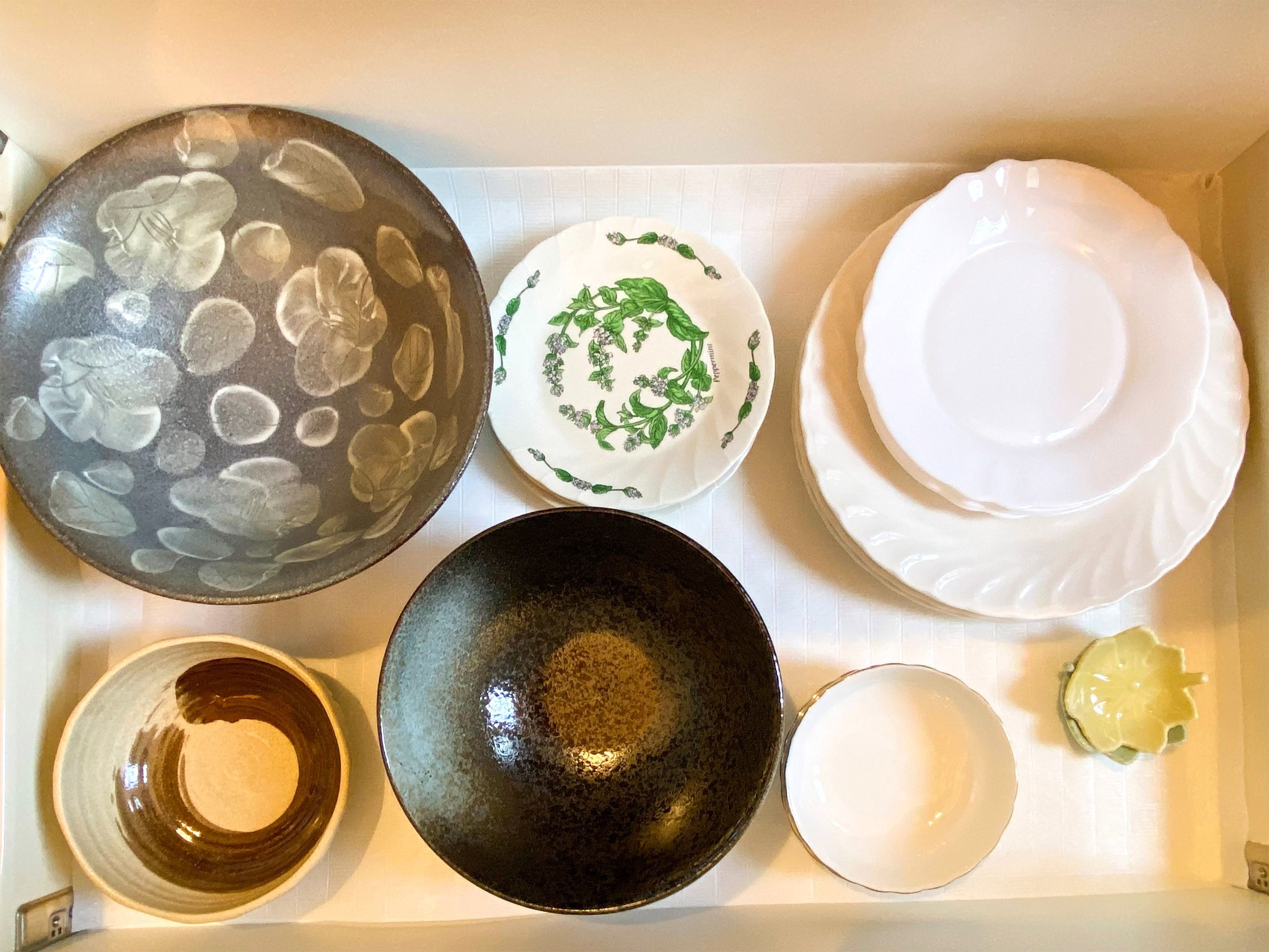 ・便利でかわいらしい大皿を数枚ご用意しました!