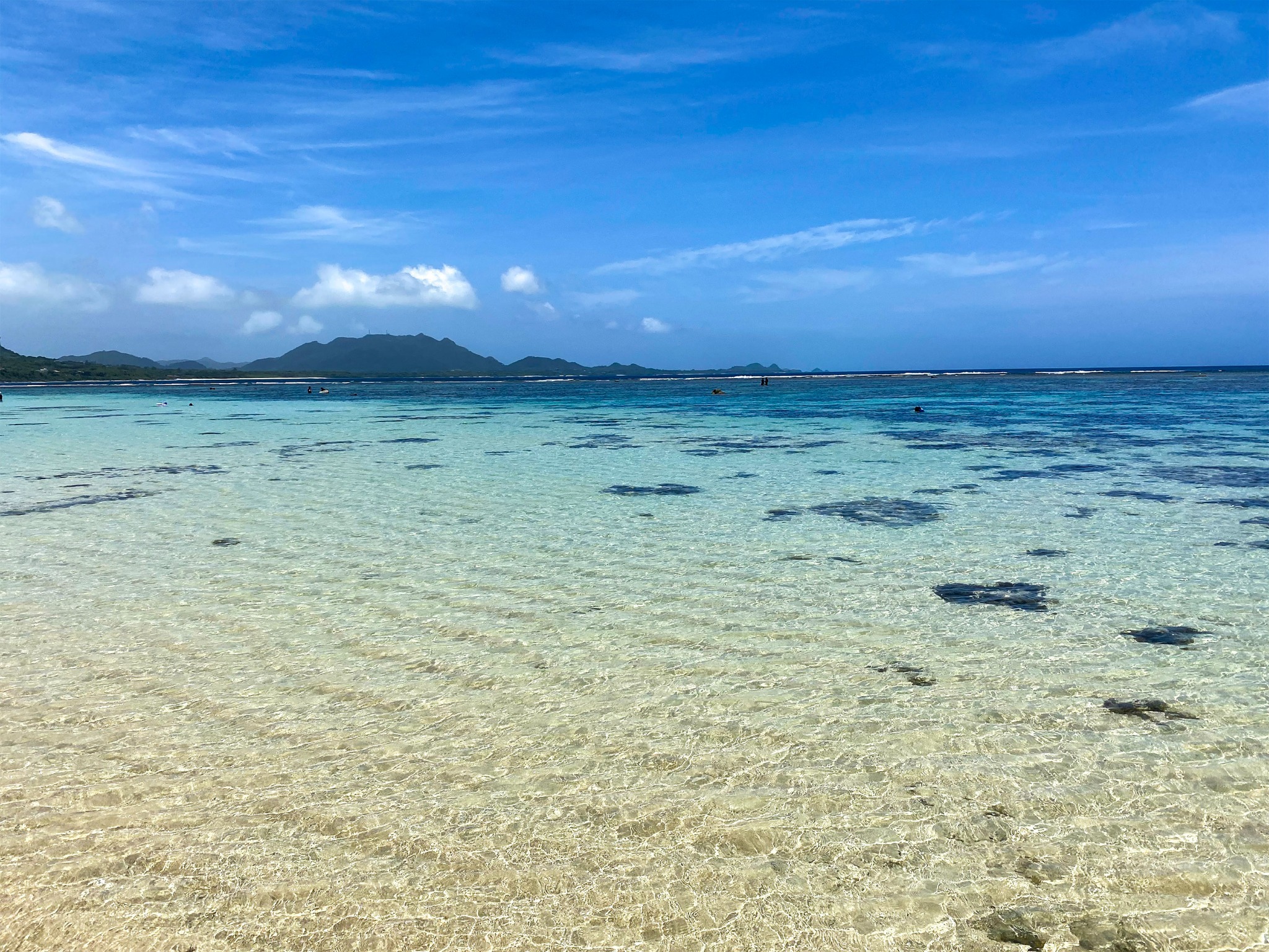 ・米原ビーチ エメラルドグリーンが美しいです