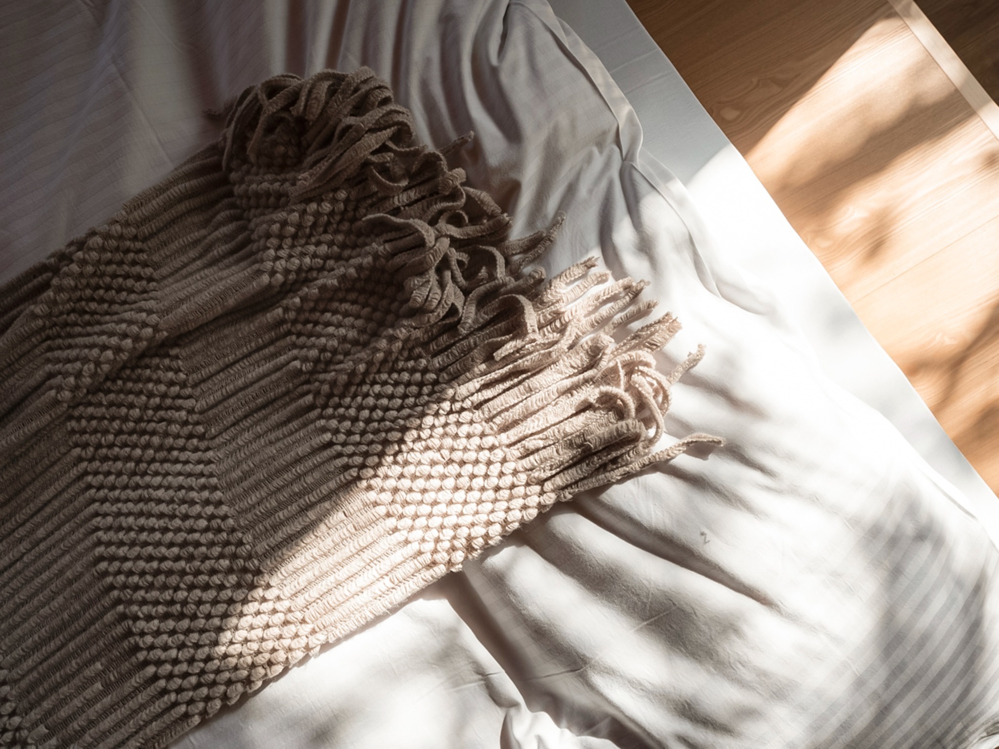 ・【ベッドルーム】肌触りの良い寝具でゆったりとお休み頂けます