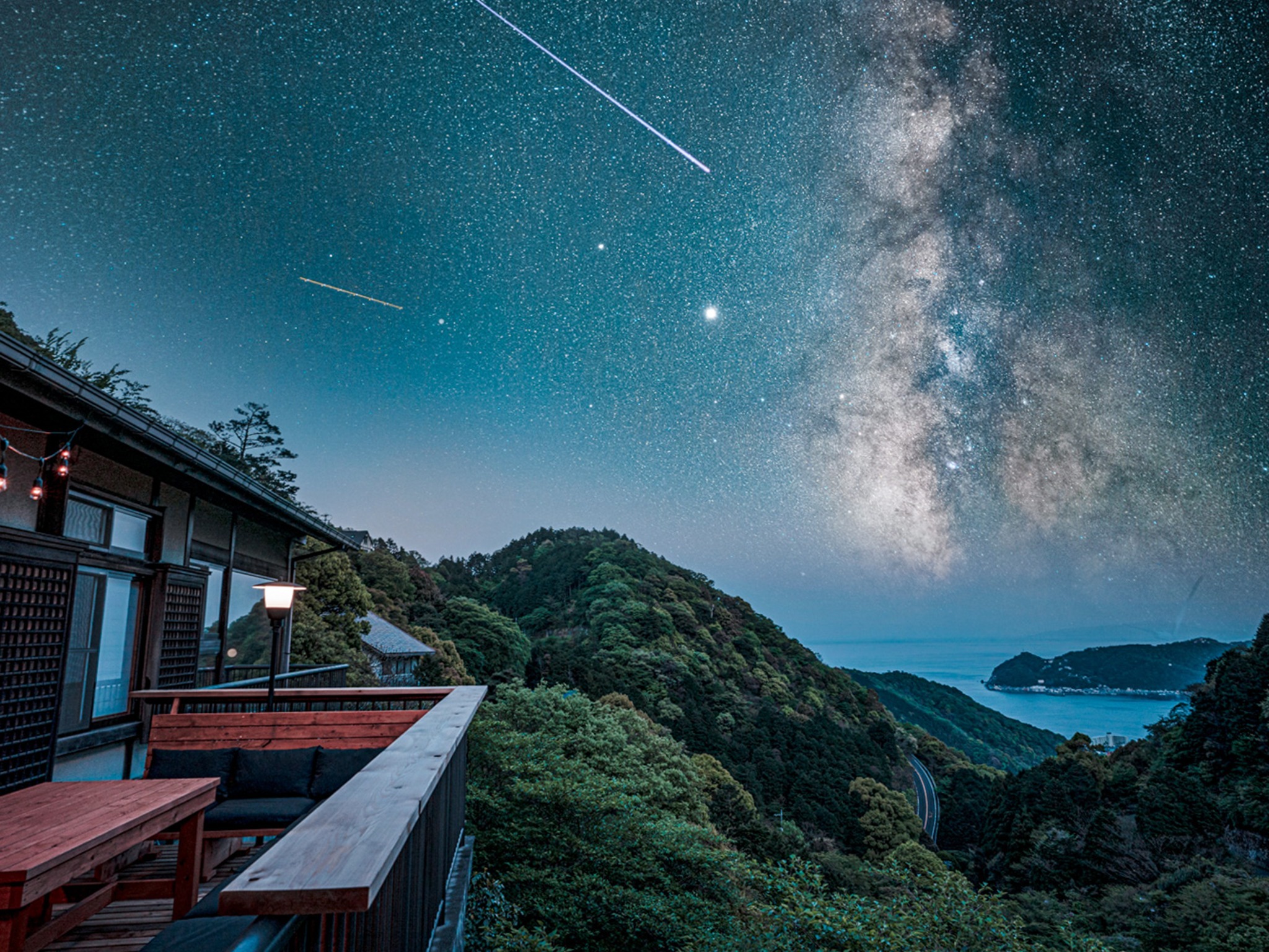 ・【眺望】お天気に恵まれれば夜は満天の星空を眺めることができます。バルコニーからの景色は圧巻です