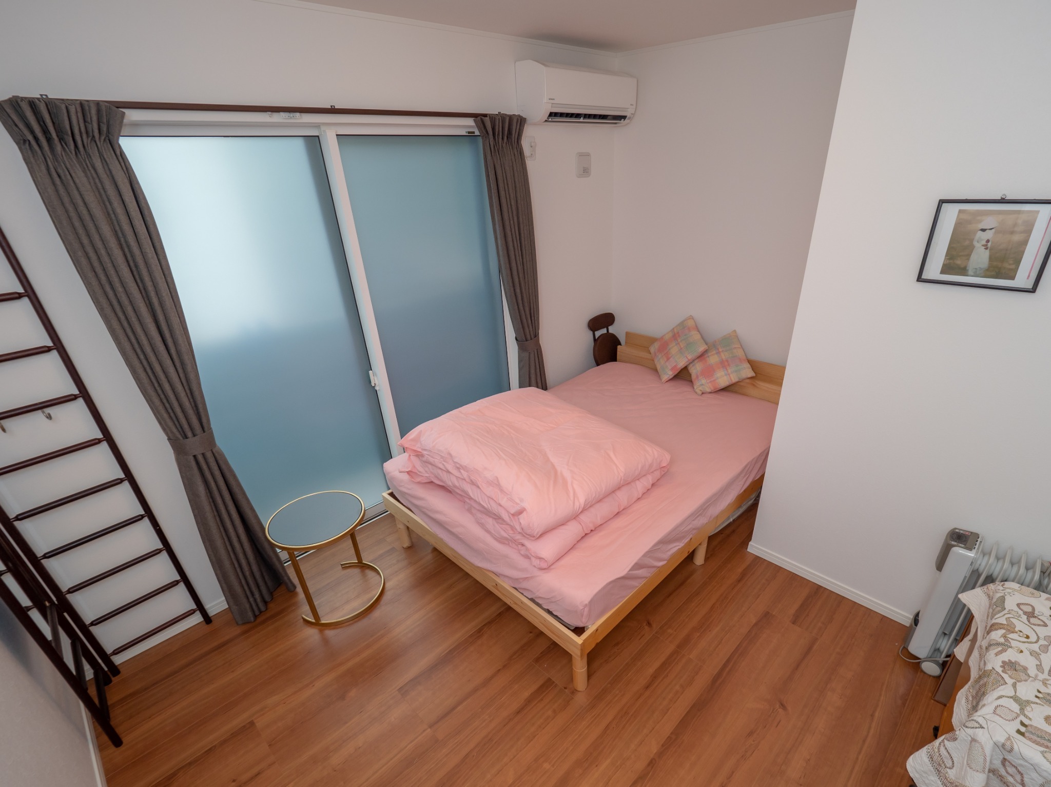 Double Room w/Shower (East)