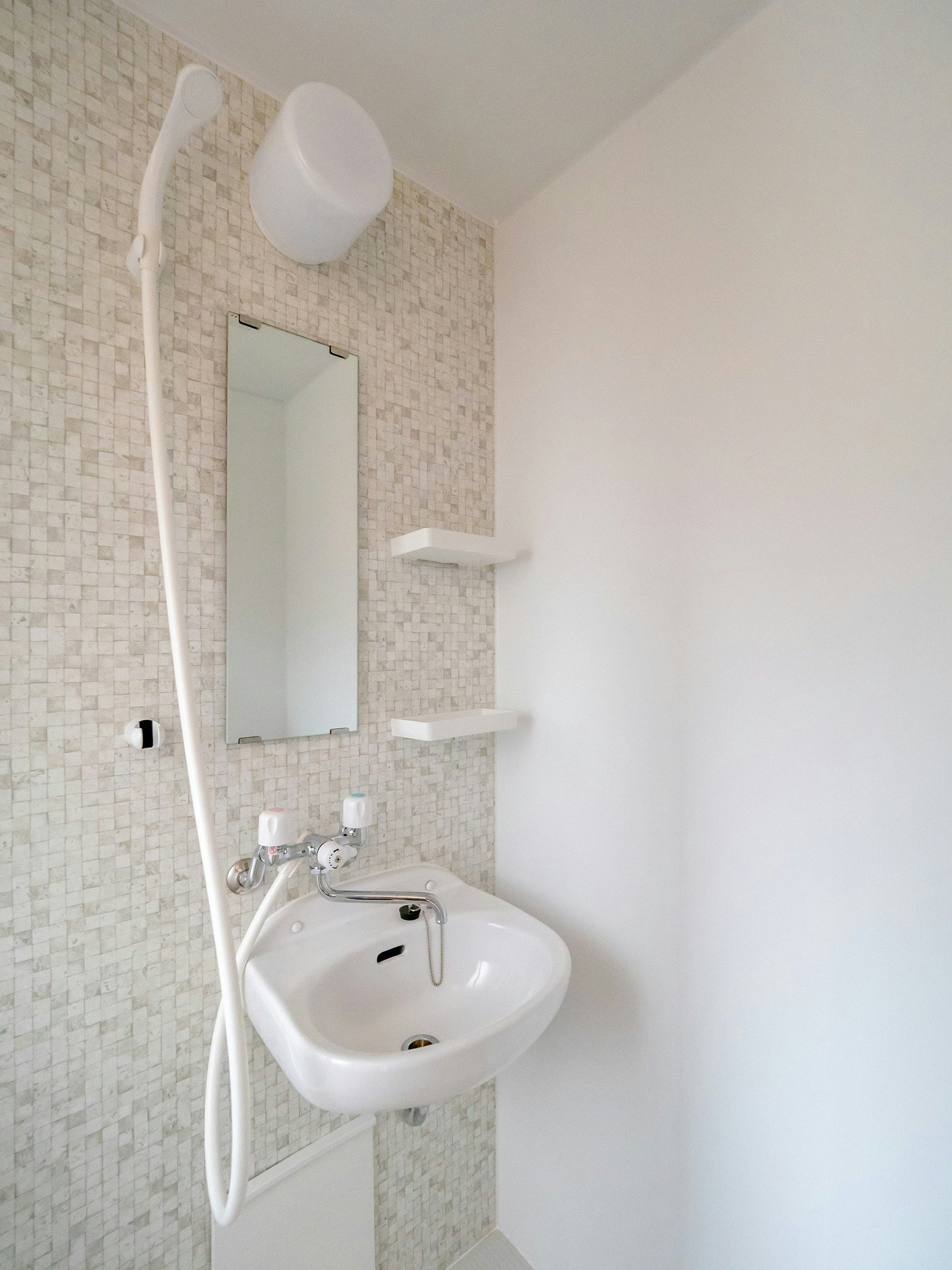 Double Room w/Shower(East) (Min. 1 woman in guest)