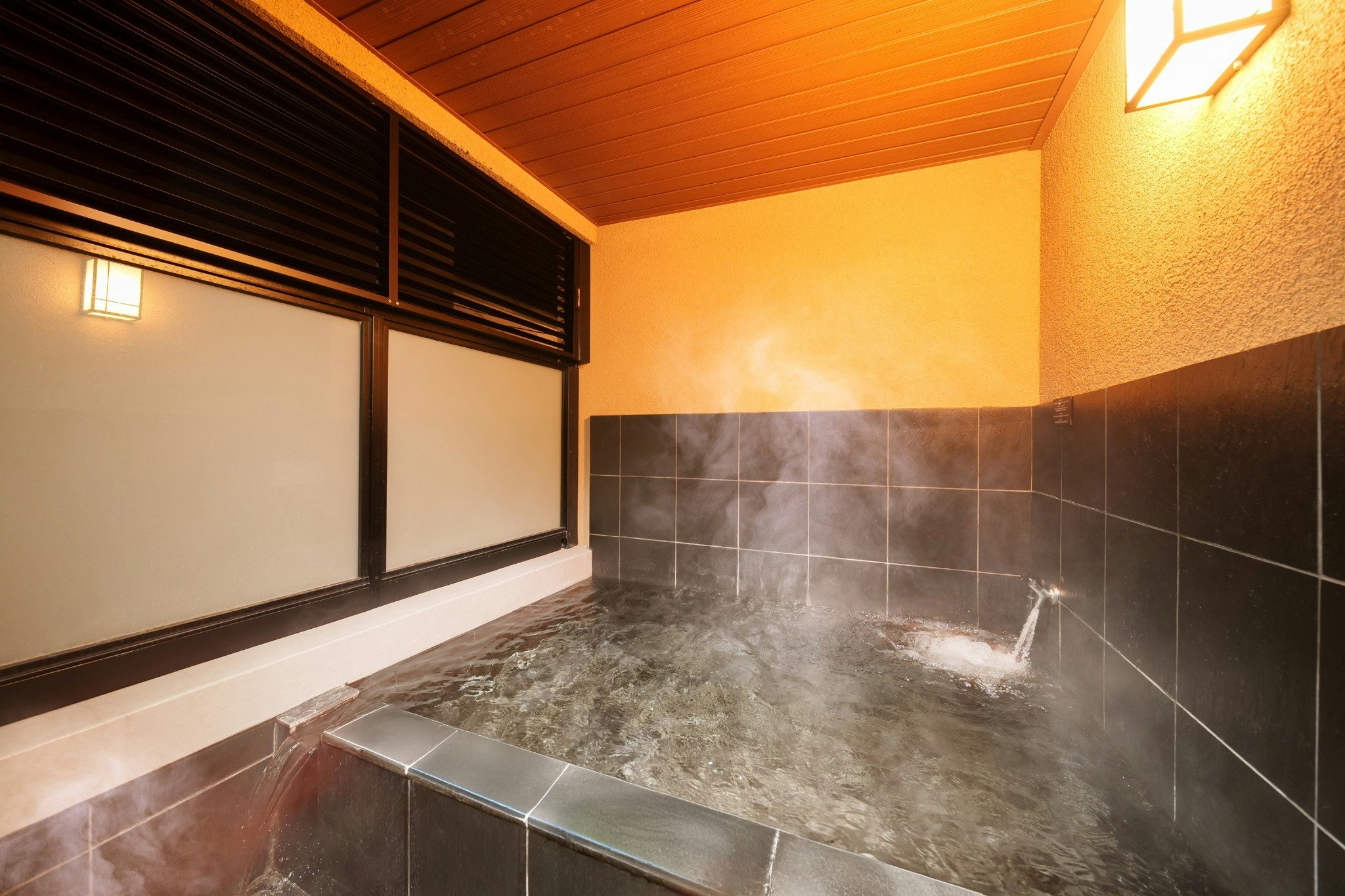 【椿】2階★由布院駅徒歩3分★掛け流し半露天風呂温泉♨️付貸切り1軒家★間取り参照