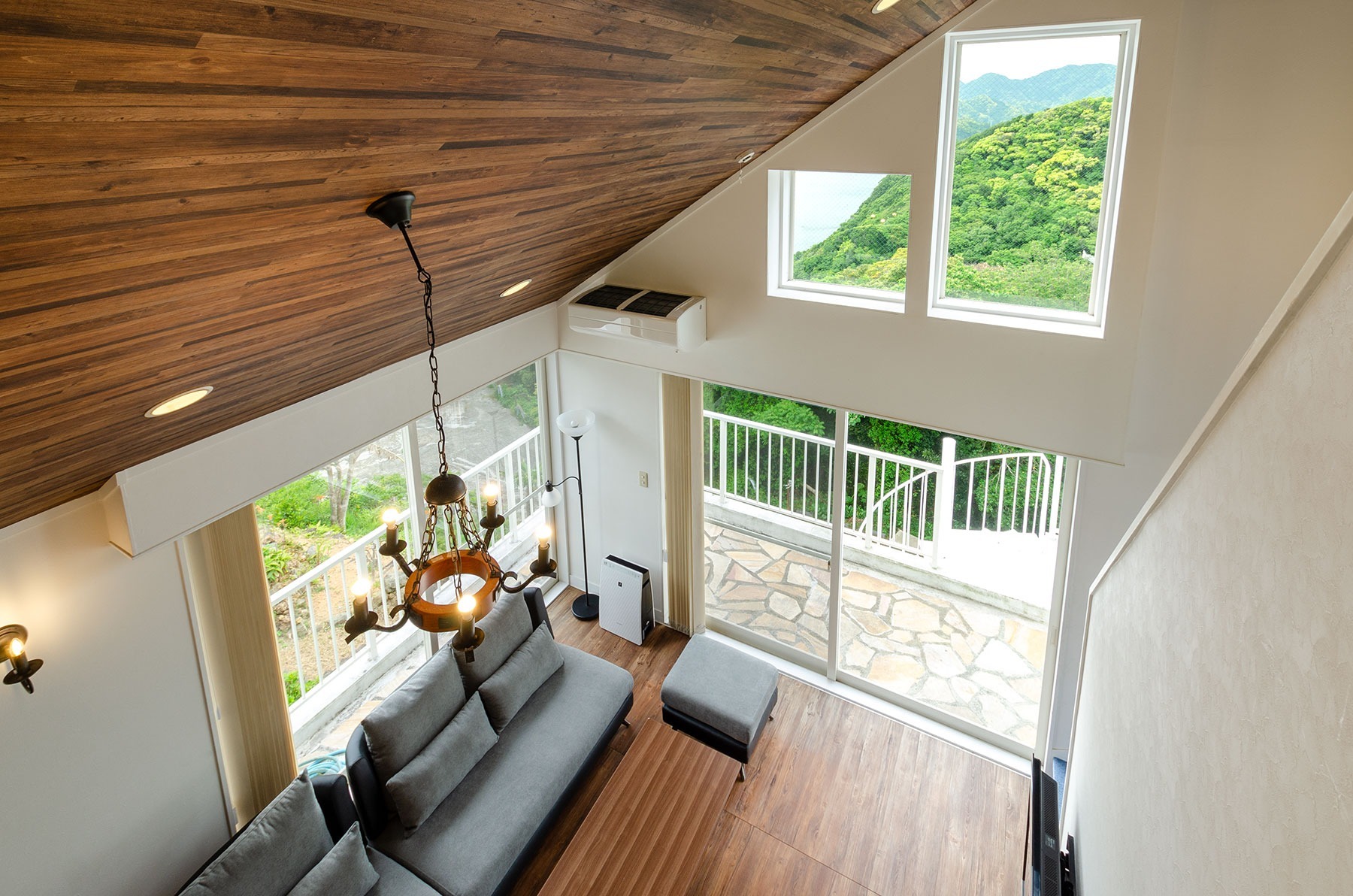 リビング吹き抜け