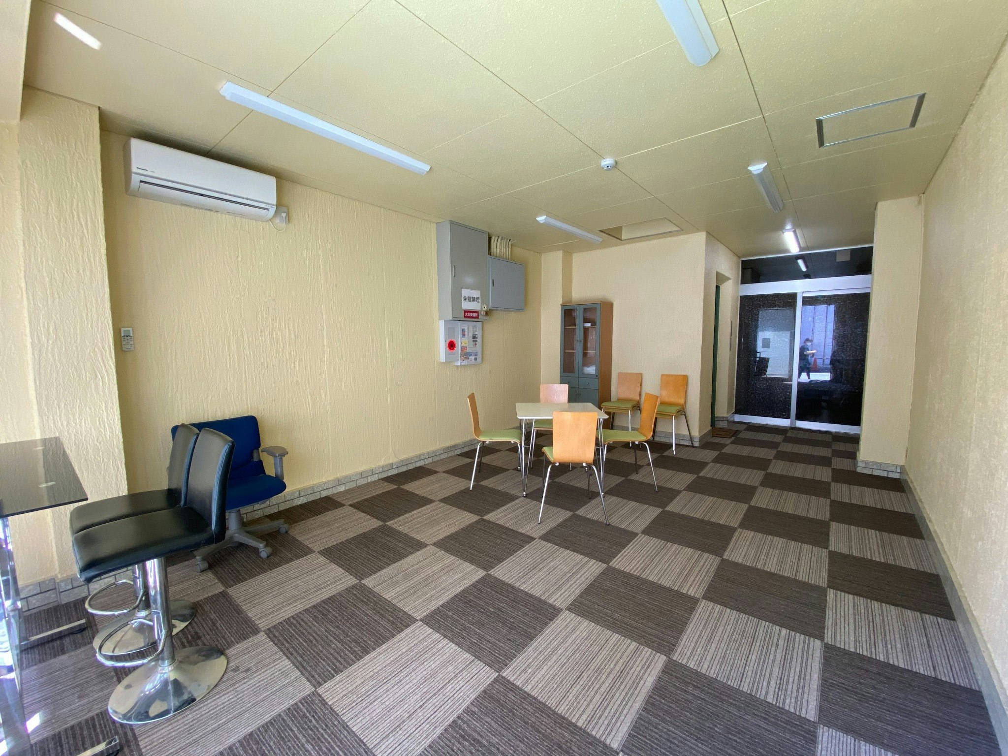 リーズナブルなベッド3台のお部屋301