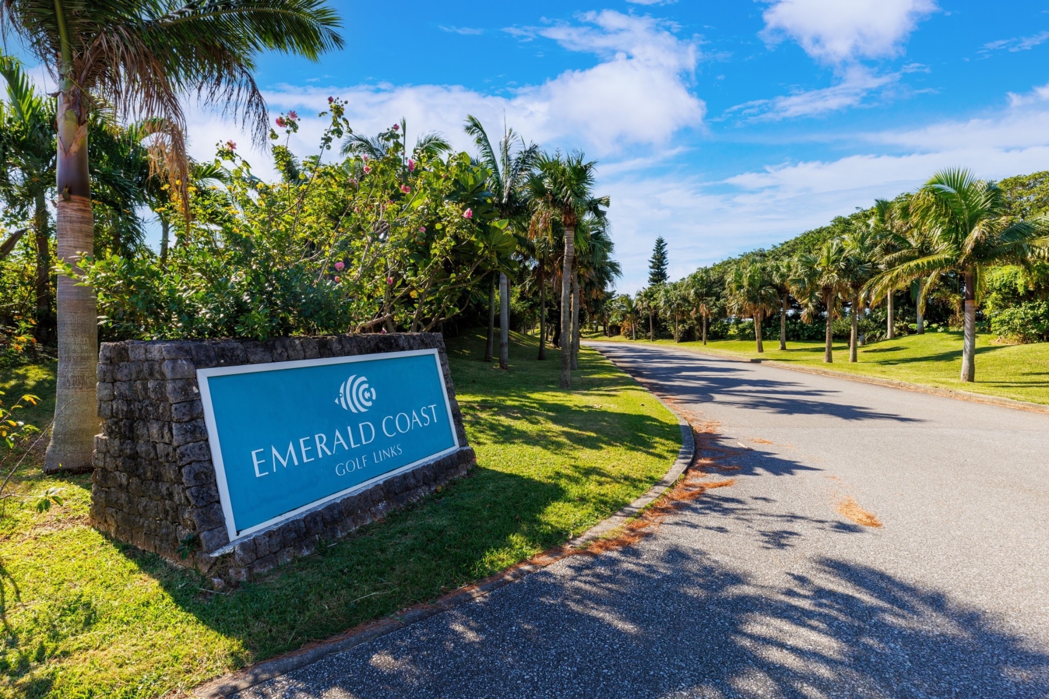 エメラルドコーストゴルフリンクス(車で4分)