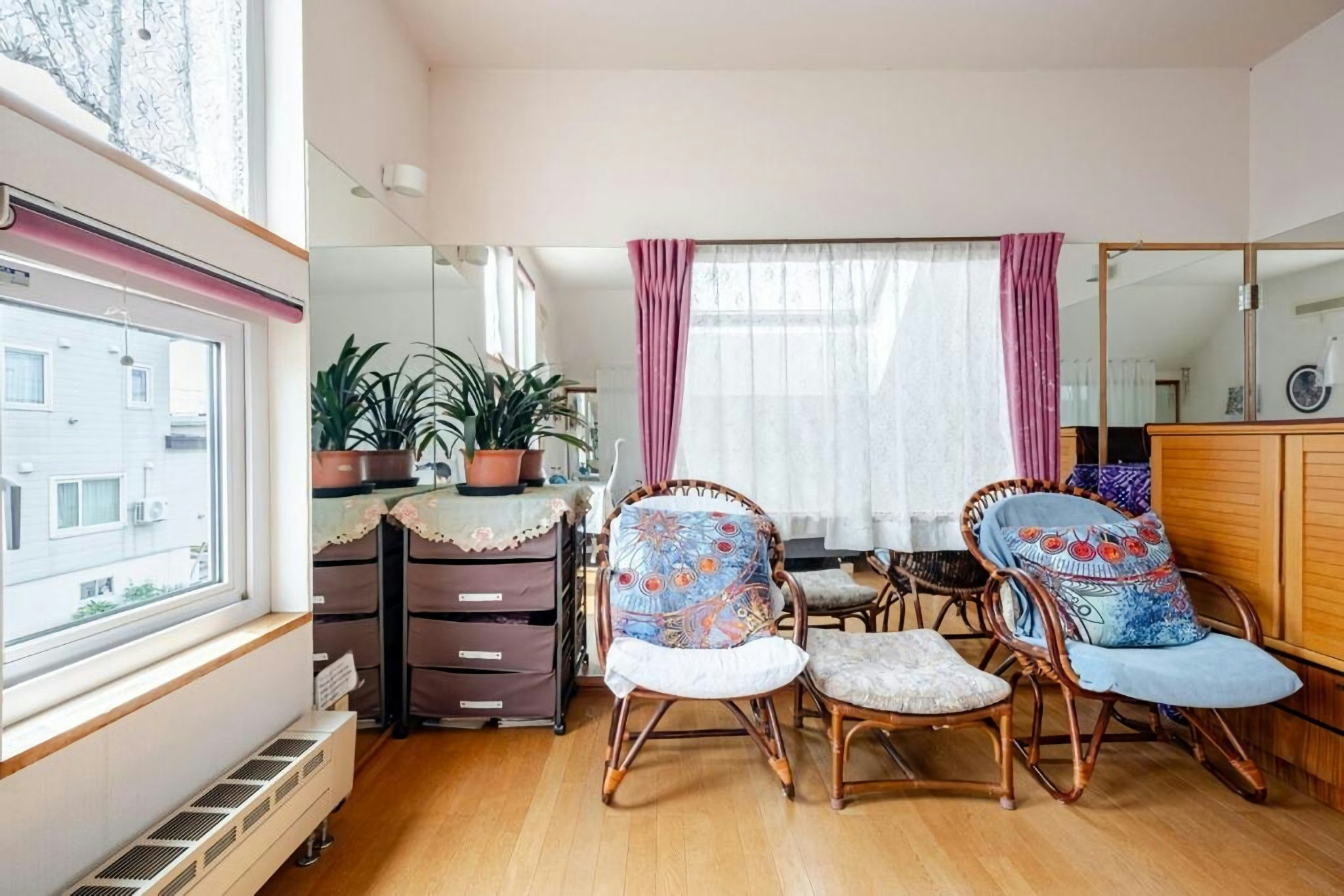 個室A-札幌駅から20分|シンプル×ワークケーション|くつろぎの館